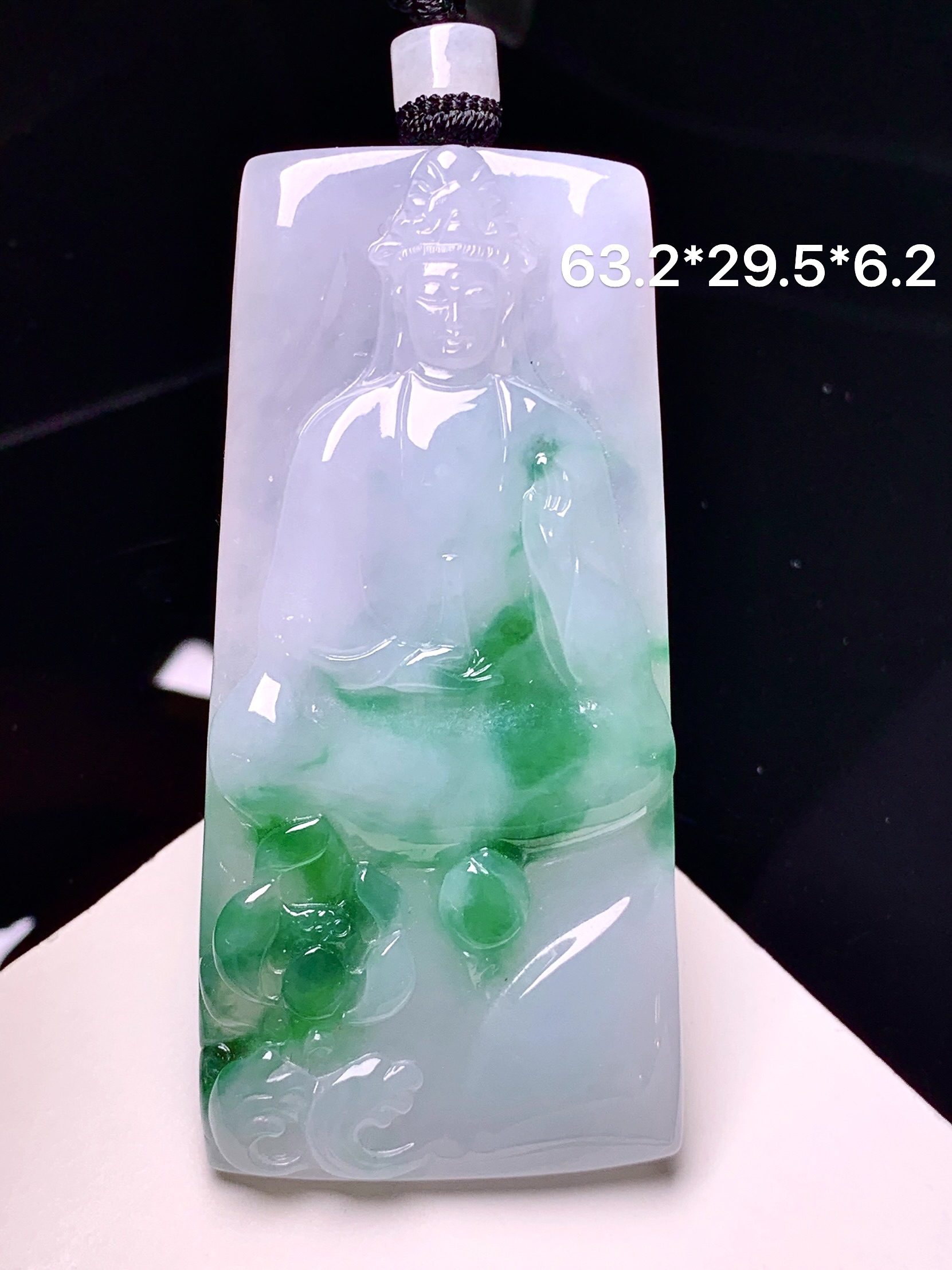 飘绿观音菩萨吊坠 玉质细腻 色泽艳丽清新 整体尺寸63.2*29.5*6.2 a2