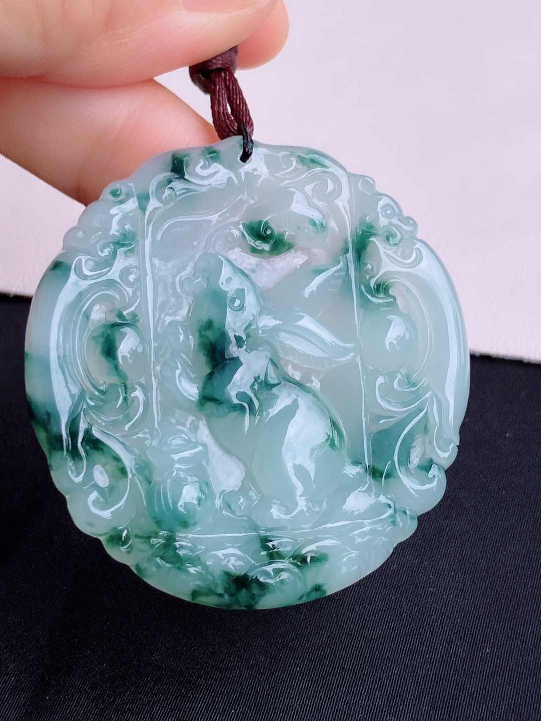 冰飘花生肖兔牌，花色清爽，尺寸50.3/48/6/自然光实拍