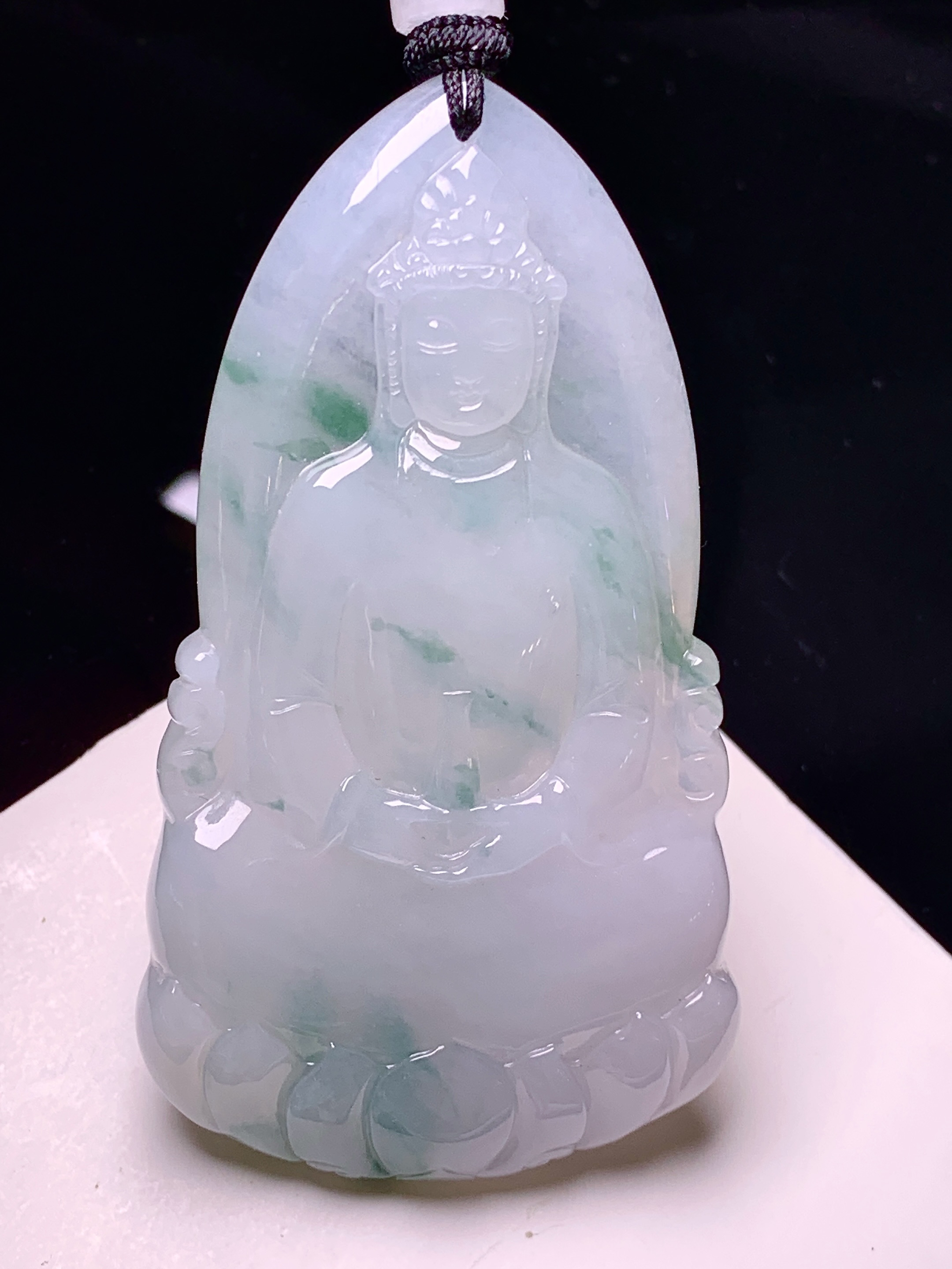 飘绿观音菩萨吊坠 玉质细腻 色泽艳丽清新 整体尺寸63.6*35.3*5.8 a2