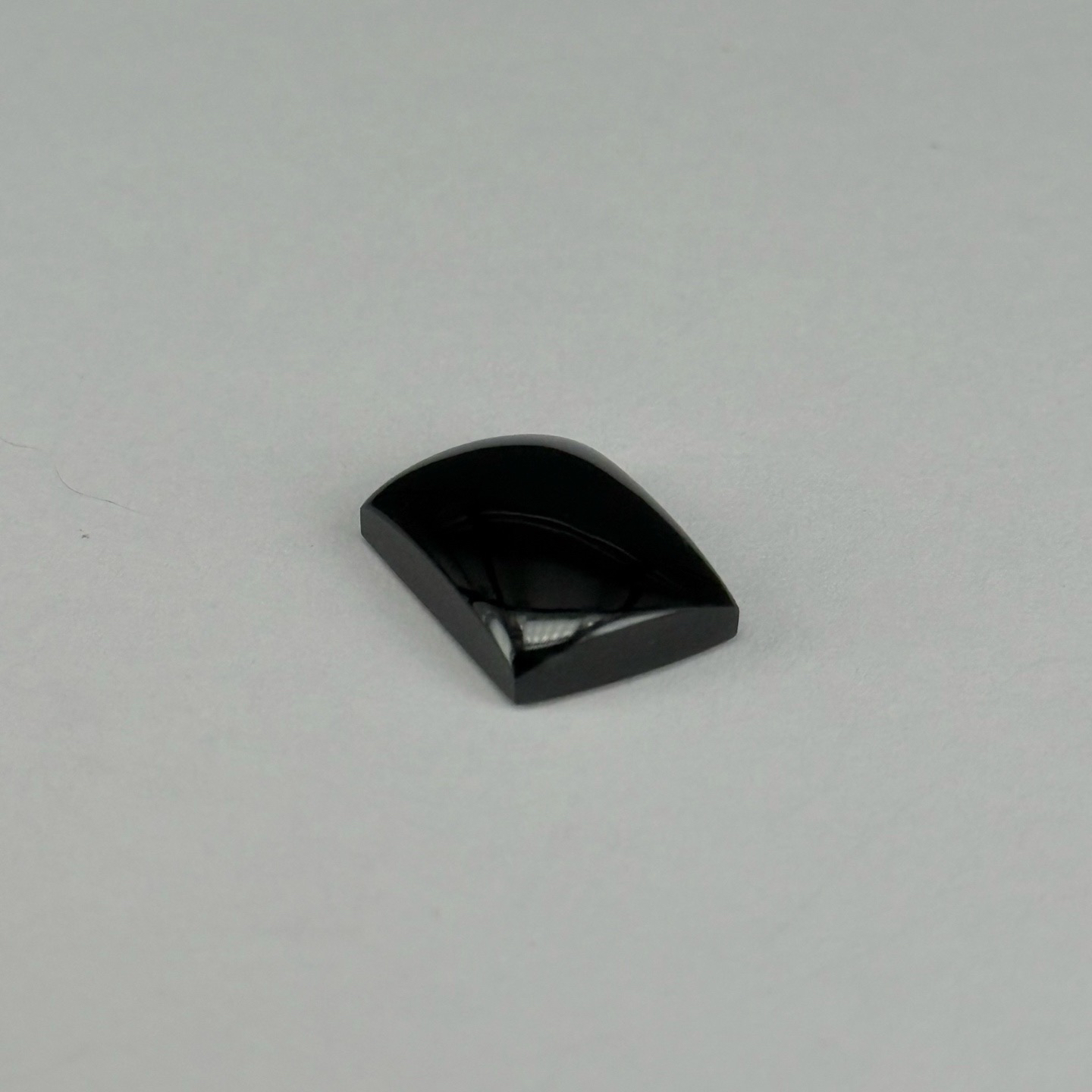 精品墨翠马鞍裸石戒面 种好色正 黑度极好 打灯通透 油性十足  尺寸14.7