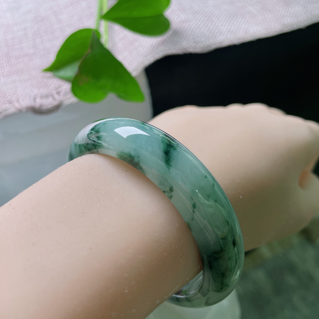 52.6/13.8/8.4飘花正圈，水润细腻，繁花似锦，典雅贵气，无裂，ss53899a