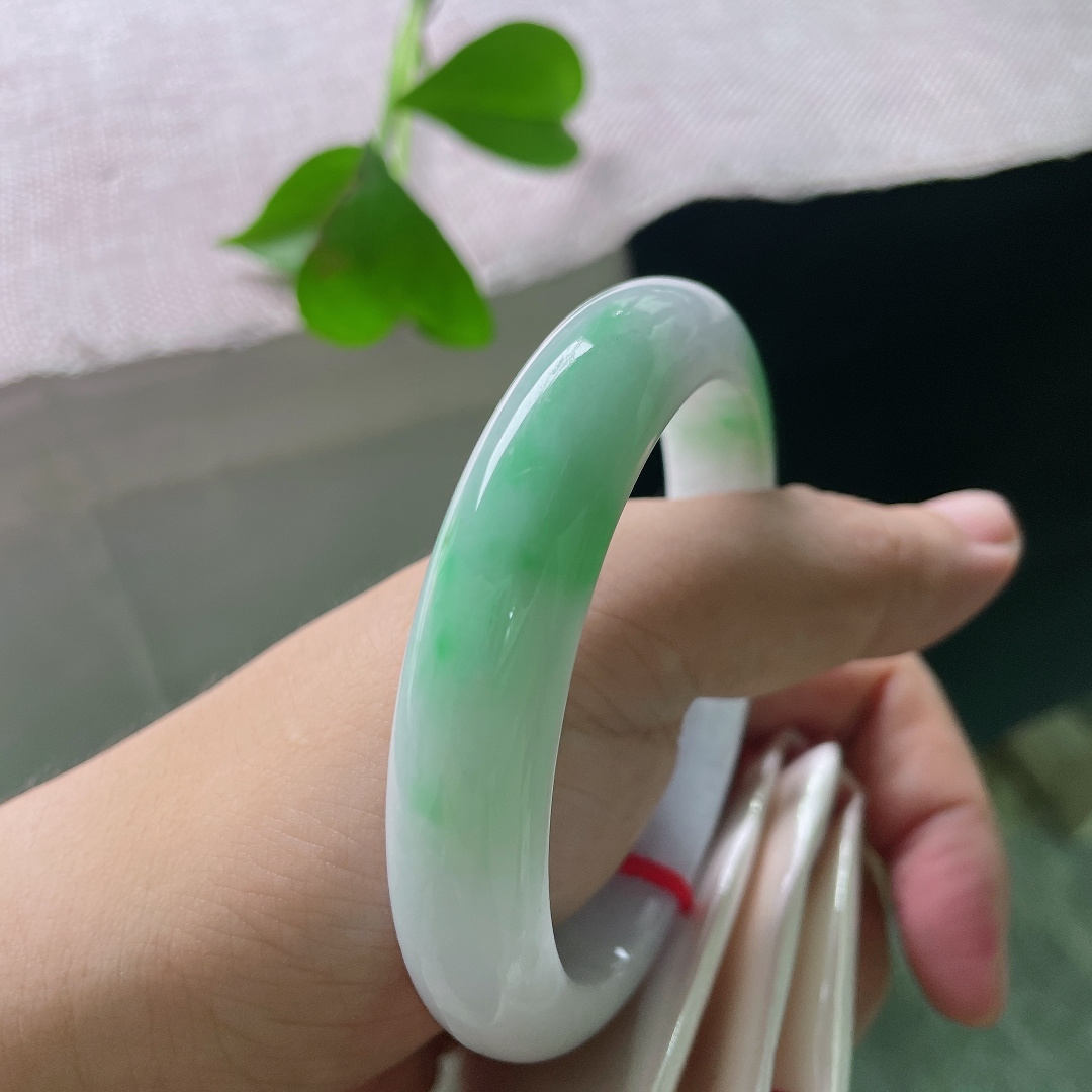 58.7/12.4/8.5飘绿正圈，水润细腻，优雅永不过时，甜美，有纹，ss53866a