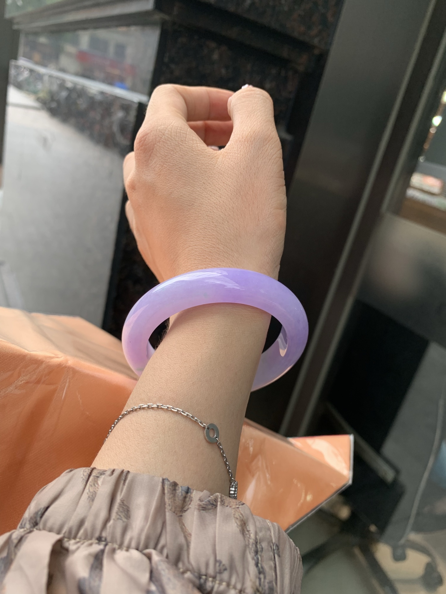 正圈 52.2-8.5-11.5 0606-N912 打灯长纹，底妆水润，满圈紫罗兰吸睛抢眼，浪漫迷人，仙气飘飘，优雅高贵显气质，感满满，满满紫罗兰底色均匀不失色，不同光线不一样视觉感受