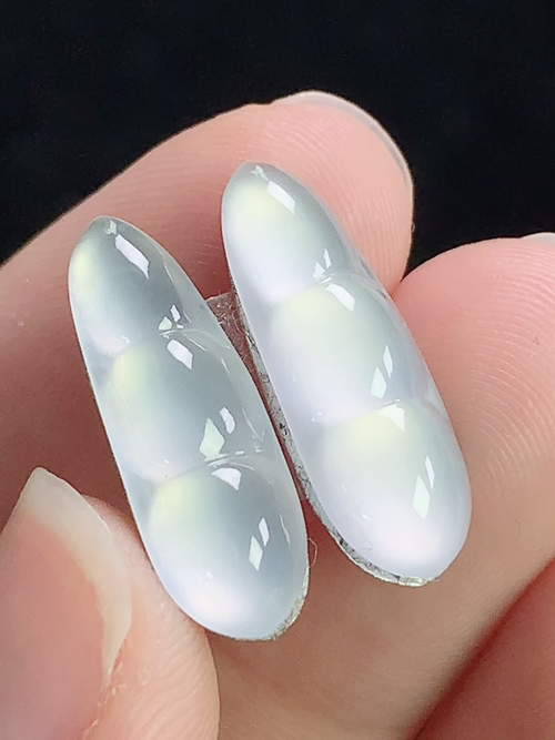 冰种福豆一对，无裂，尺寸20-7.3-3.6，19.8-6.8-3.4mm，L06xgg8