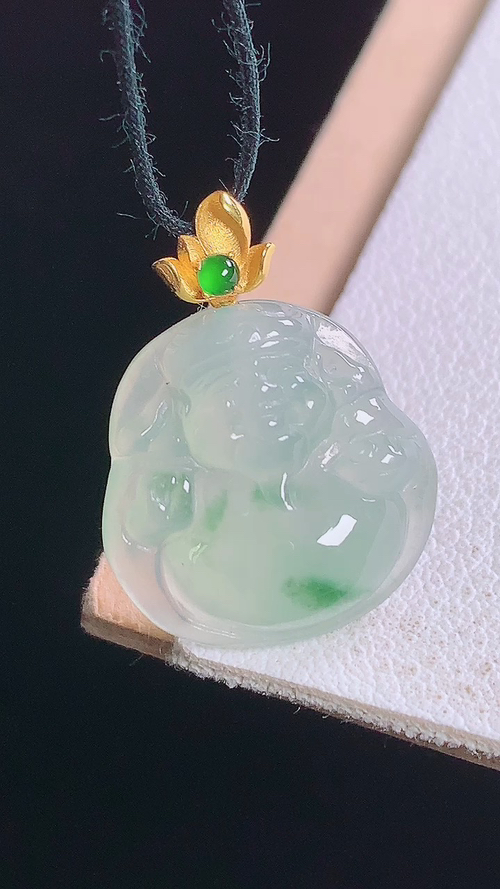 ️18K冰飘花财神吊坠，无裂，尺寸:20.7-15.2-15.5-5.0mm 2