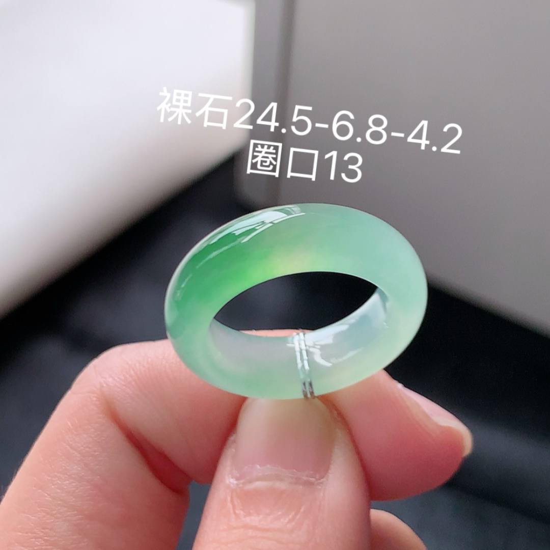 冰飘绿戒圈 冰润细腻 种色饱满佩戴落落大方 货号01604，24.5-6.8-4.2