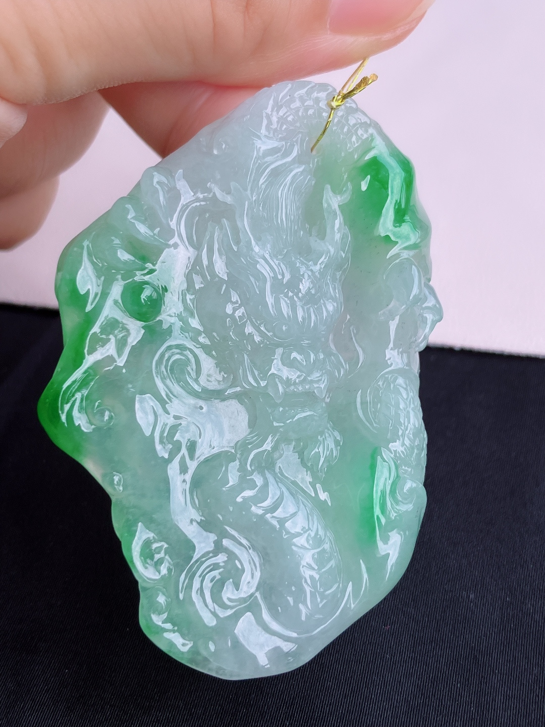 翠绿大龙牌，栩栩如生，尺寸66/43/10.3/自然光实拍