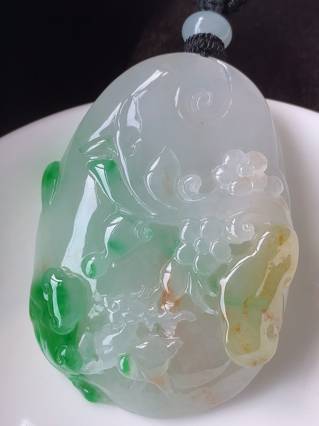 ️三彩一鹿有你挂件 色泽鲜艳 底子细腻水润 佩戴简单大气，53-38.2-11.8