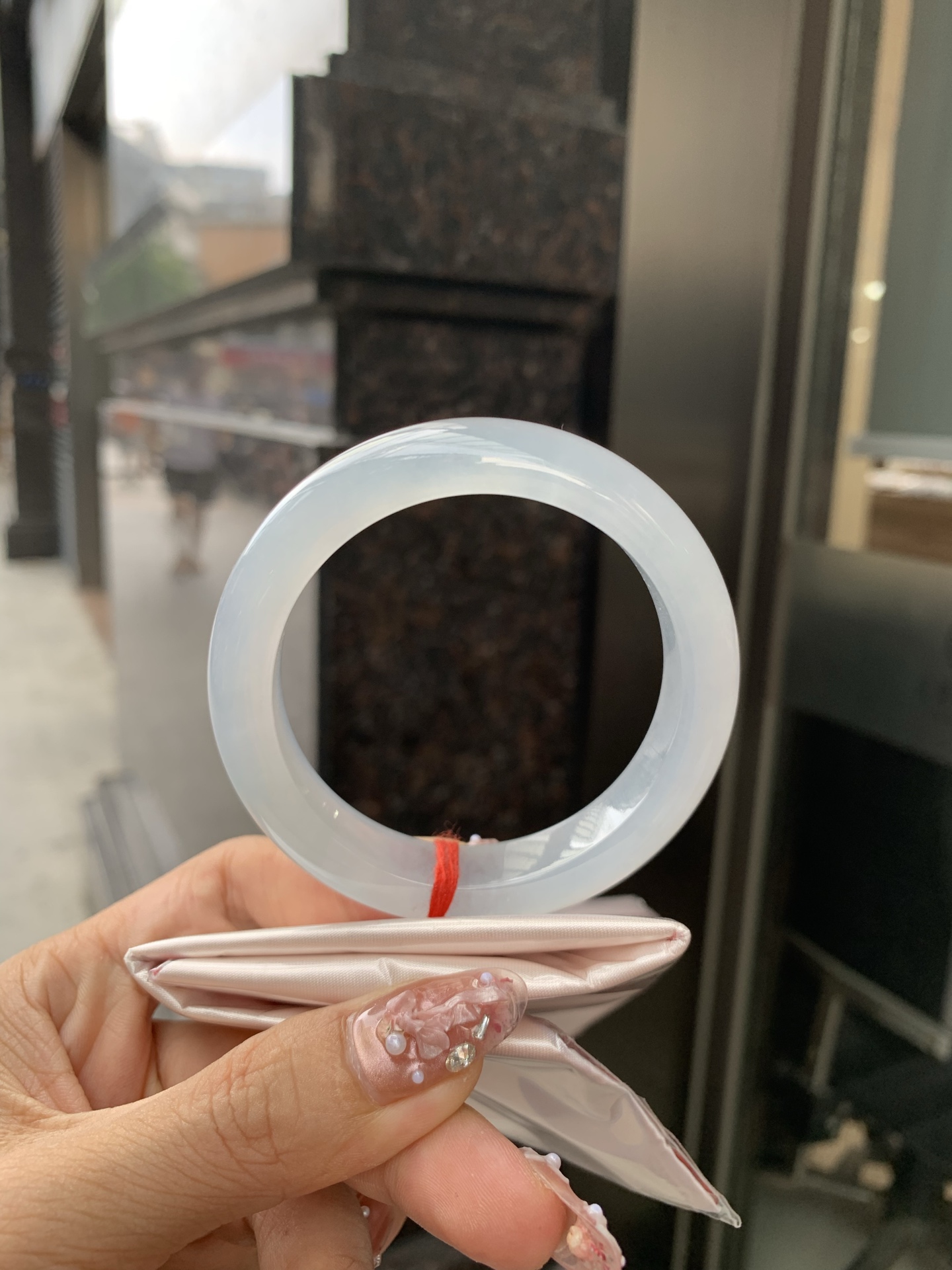 冰蓝正圈 55-8.7-12.2 0606-531-66 打灯棉根，底妆冰润细腻，千变万化的冰晴蓝底