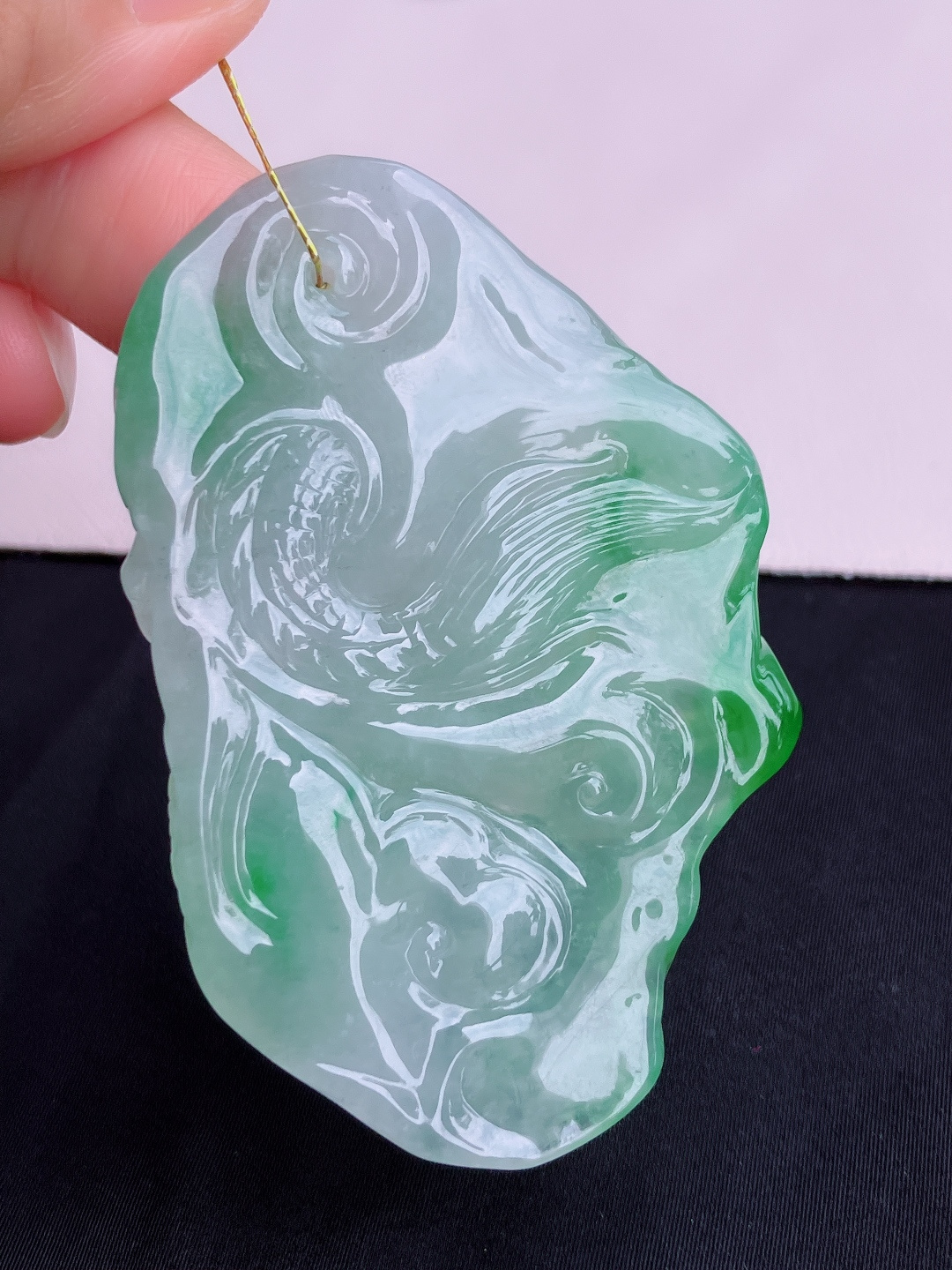 翠绿大龙牌，栩栩如生，尺寸66/43/10.3/自然光实拍