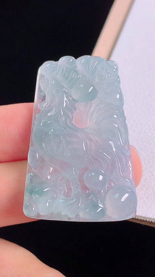冰蓝生肖鸡，无裂，尺寸:36.2-24.4-5.3mm