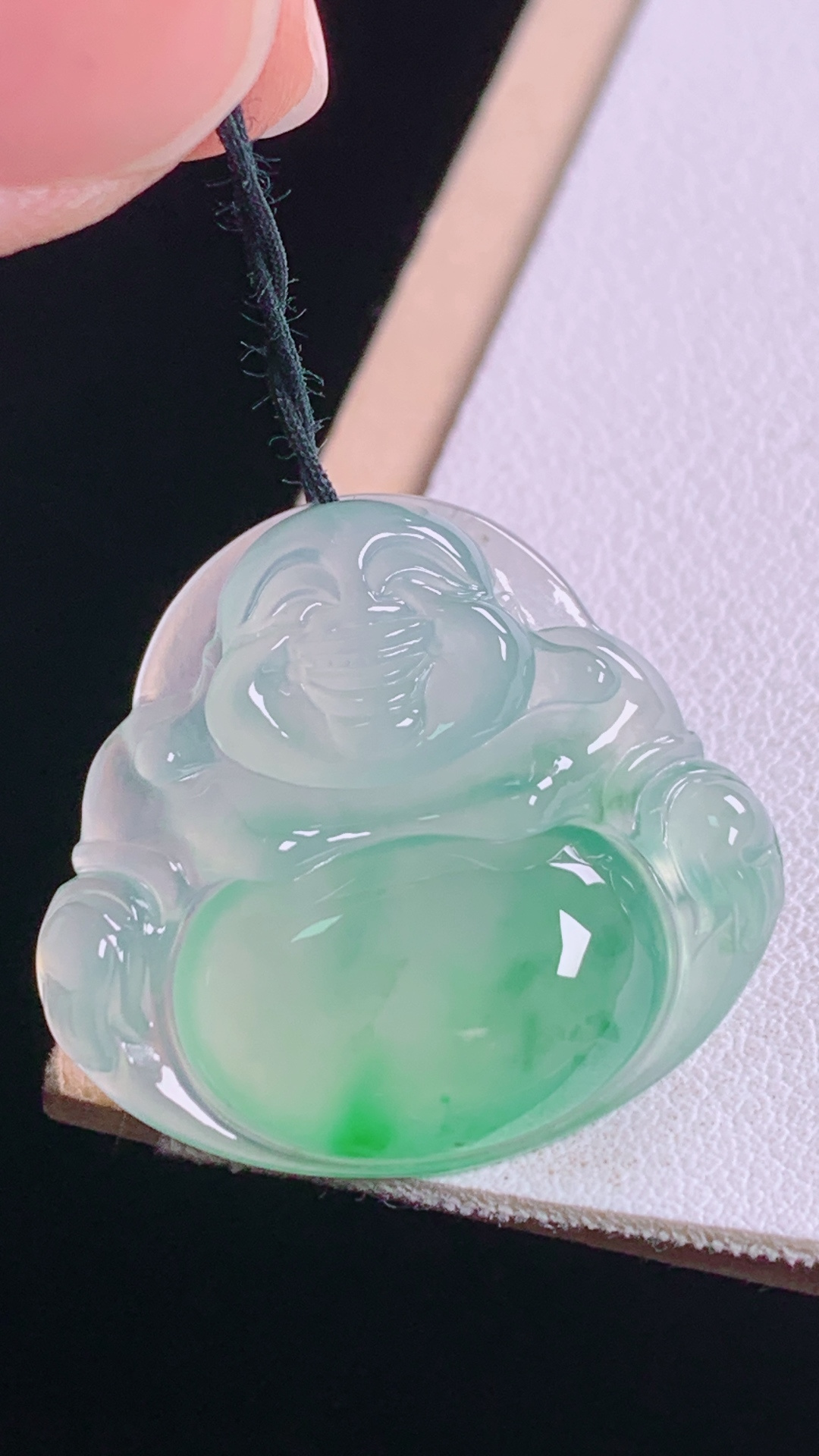 ️冰飘绿佛公 翠色灵动，冰清玉洁，无裂 尺寸:25.1-27.2-5.7mm 3