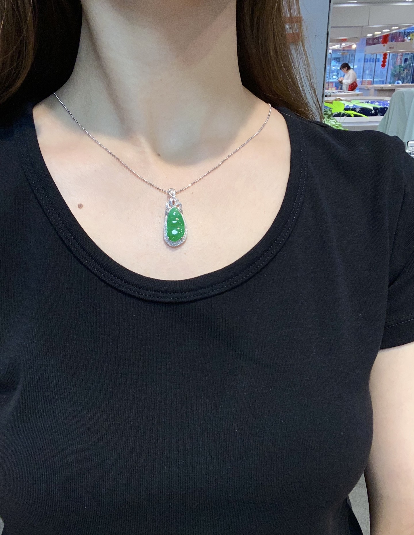 冰阳绿福豆吊坠·金 整·34.7-13.6-7.8mm 裸·20.2-10.2-3.2mm