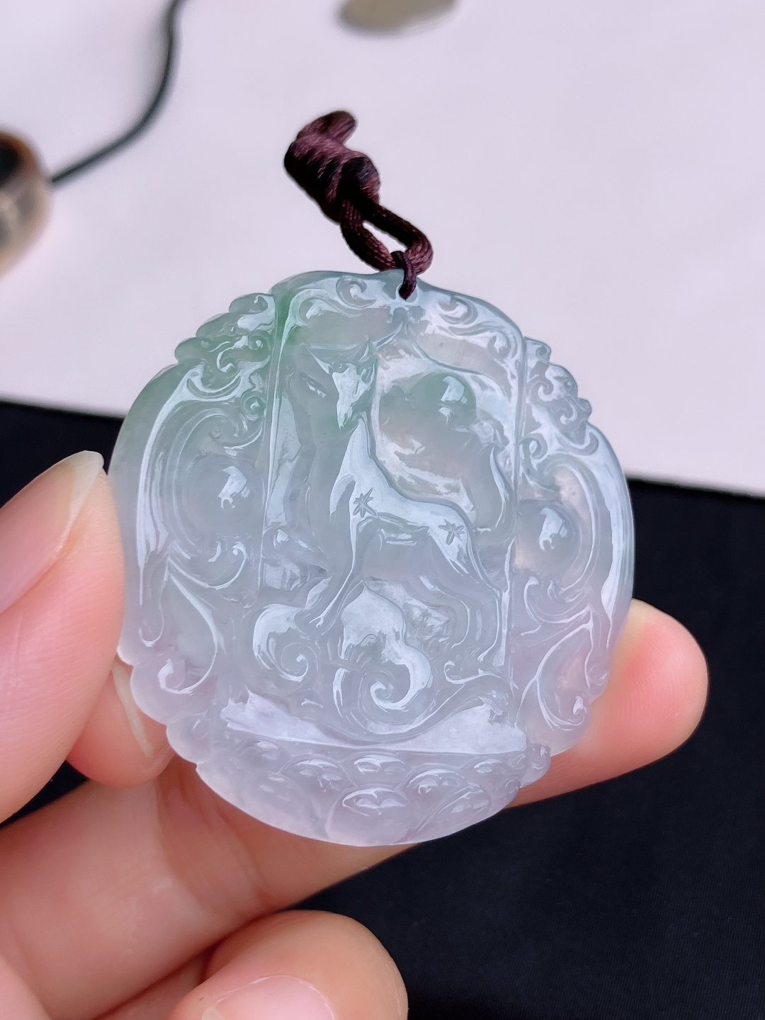 冰透生肖狗牌，晶莹剔透，尺寸45.5/44.5/5.6/自然光实拍