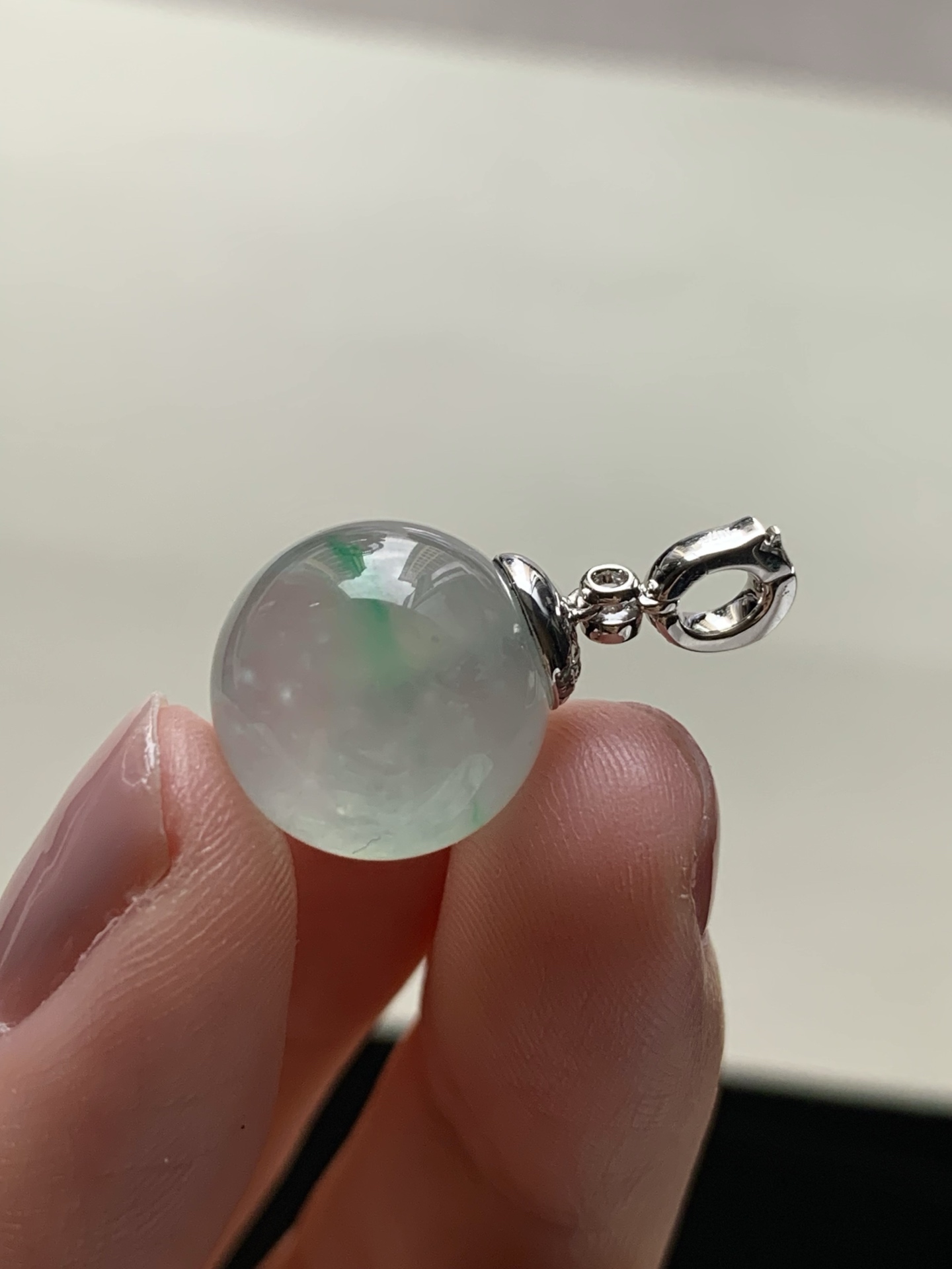 ️【18k金镶嵌珠子吊坠】飘花灵动，种老细腻形体佳尺寸：成品：22.7*12.6，裸石：12.6,a5466