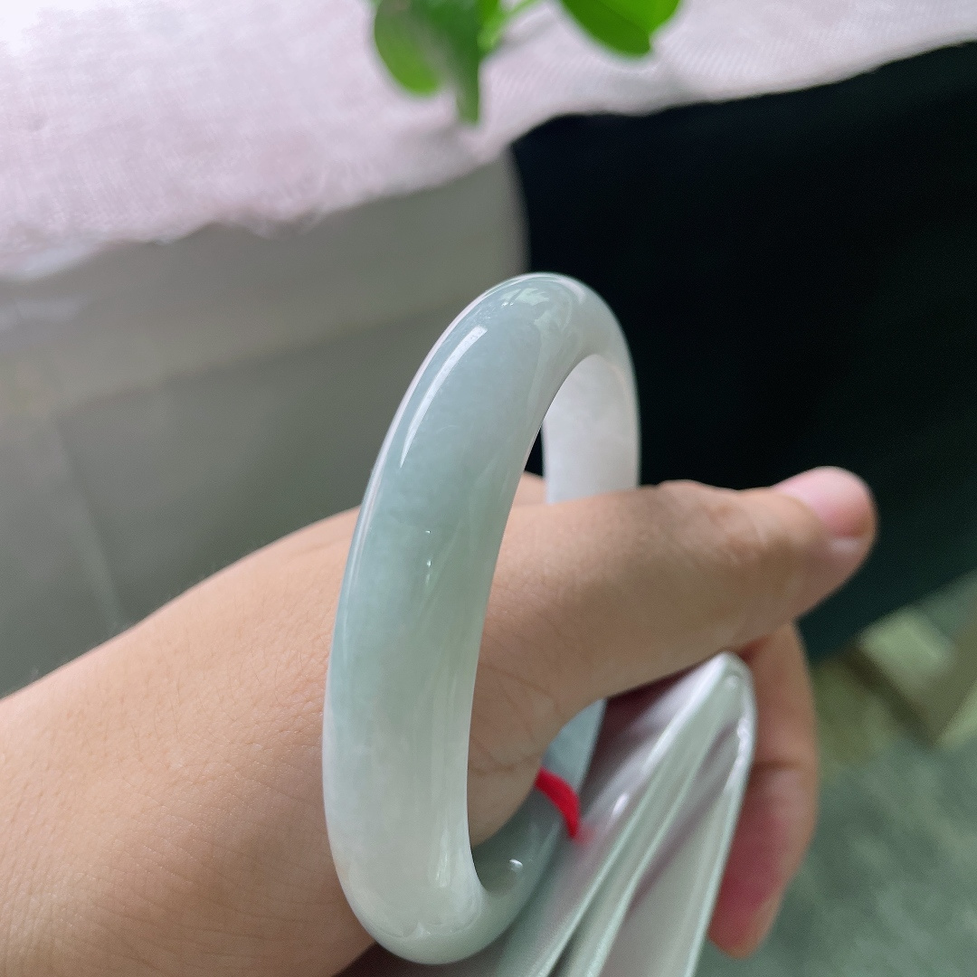 53/11.3/7.2，浅蓝底正圈，巧笑嫣然，柔美动人，种老，一点小细纹不影响，ss54062a