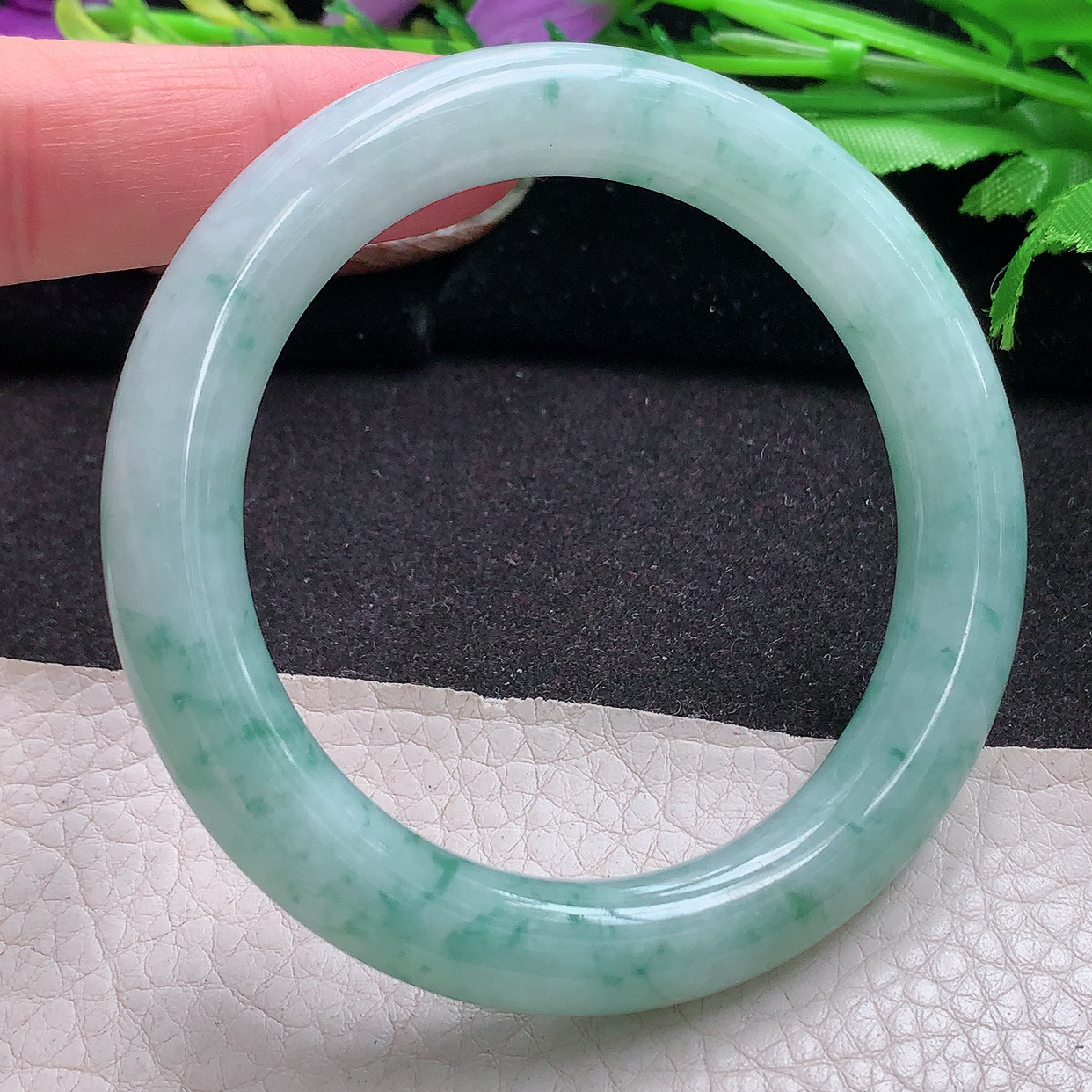 js实拍56*10.3美人镯 缅甸翡翠a货玉手镯冰飘花圆条珠宝玉手环