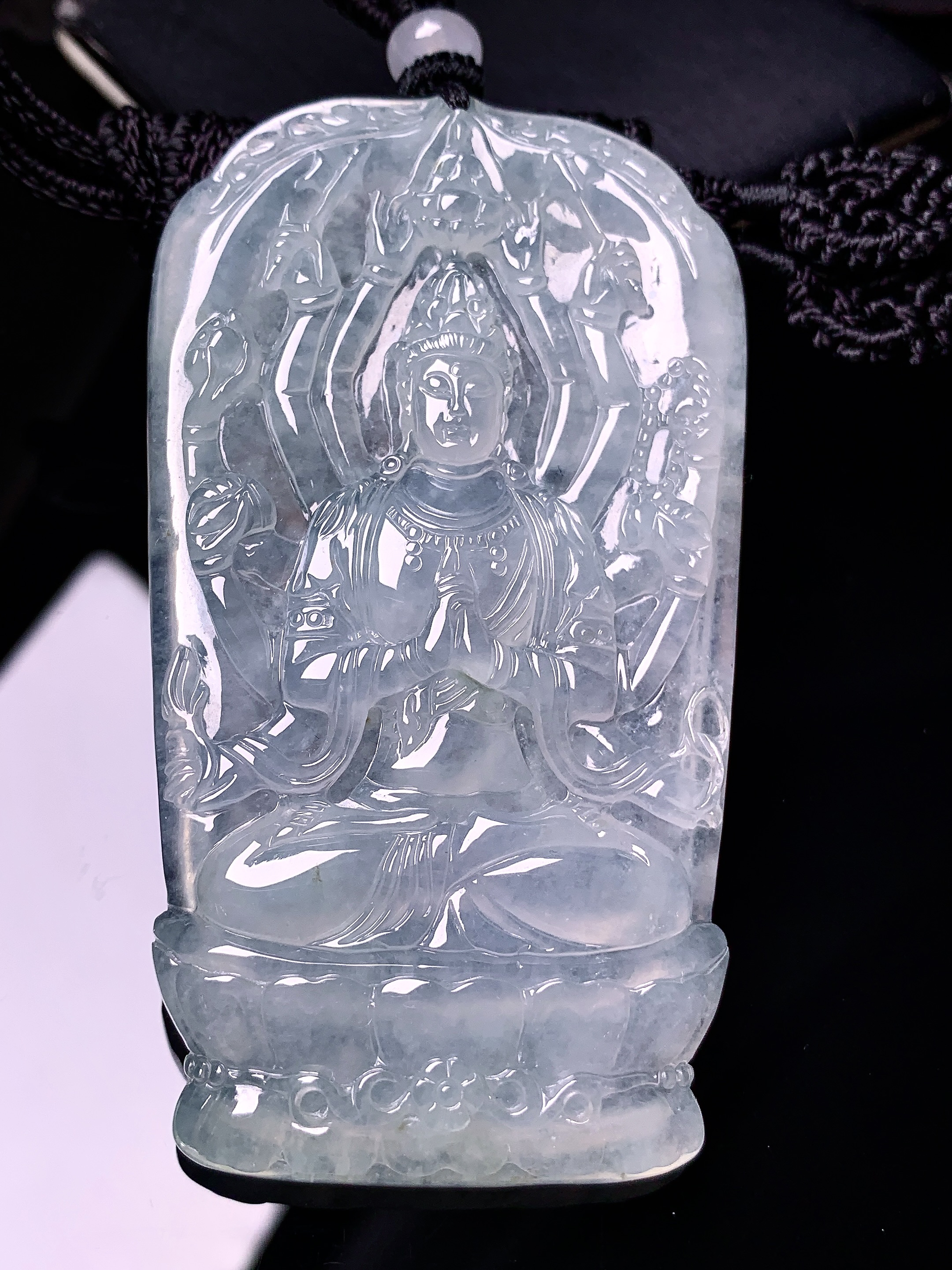 冰种千手观音菩萨吊坠 玉质细腻 色泽艳丽清新 整体尺寸71*39.8*5.8 L1