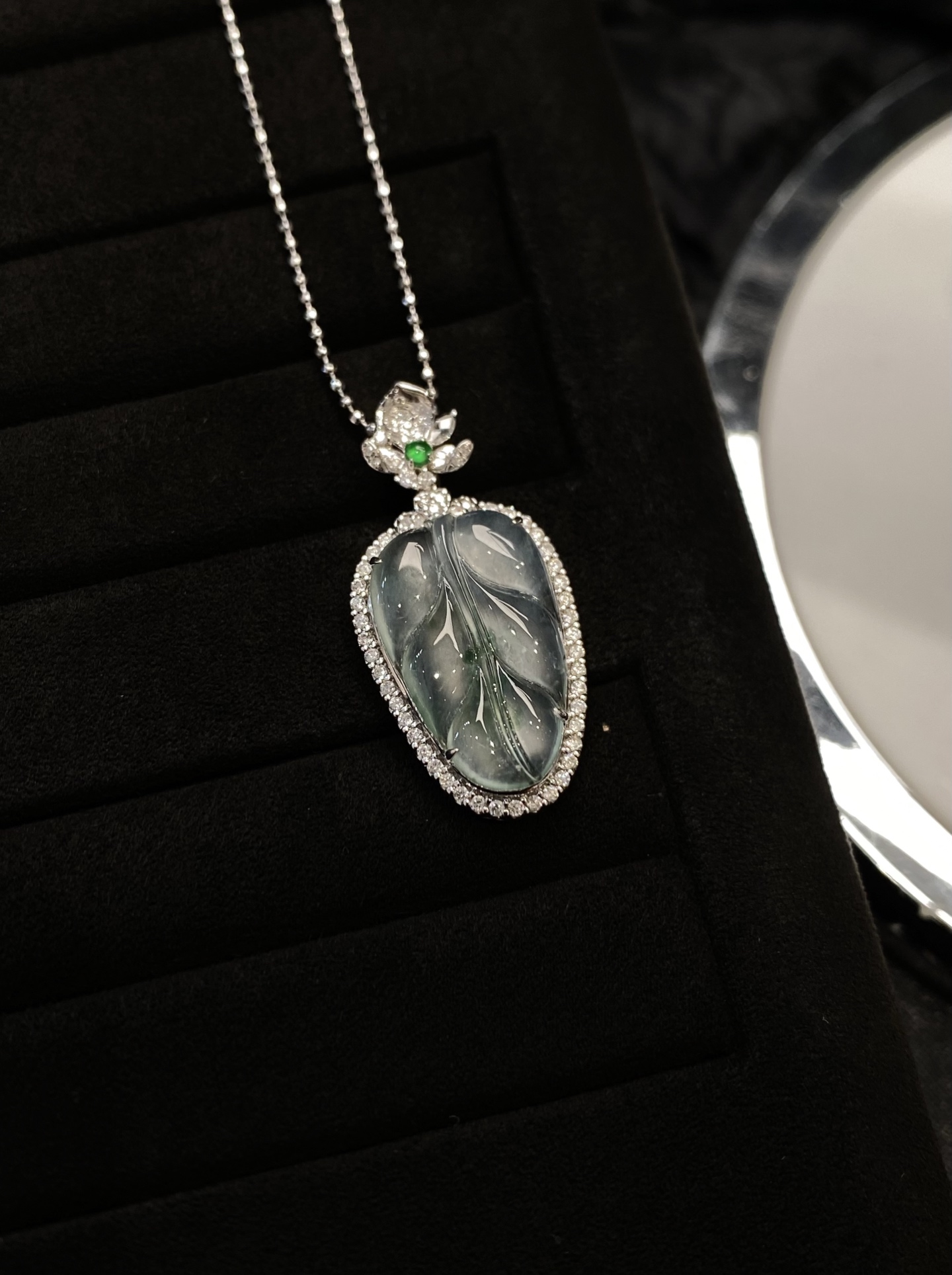 飘花叶子吊坠·金 整·33.5-16.3-8.4mm 裸·20.6-12.9-3.4mm
