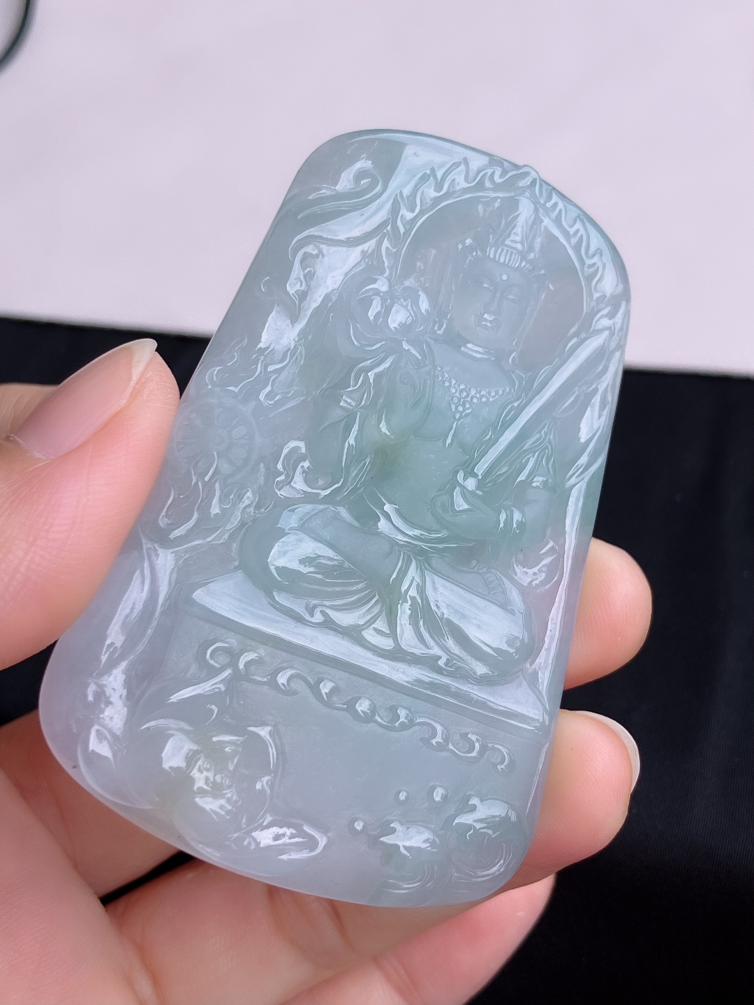 底色虚空藏菩萨，晶莹剔透，尺寸69.5/44.8/6/自然光实拍