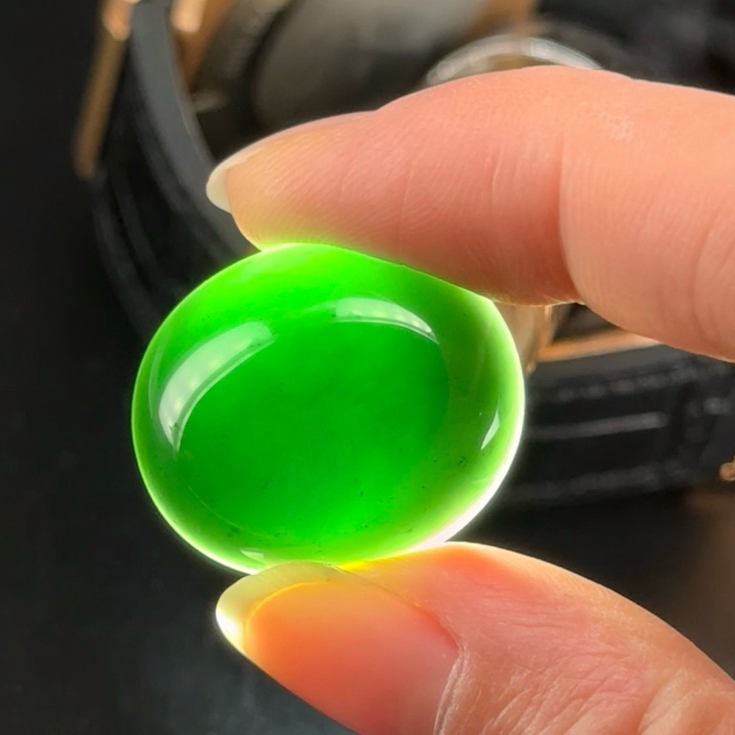 精品墨翠大蛋面 种好色正 黑度极好 打灯通透 油性十足  尺寸25.4