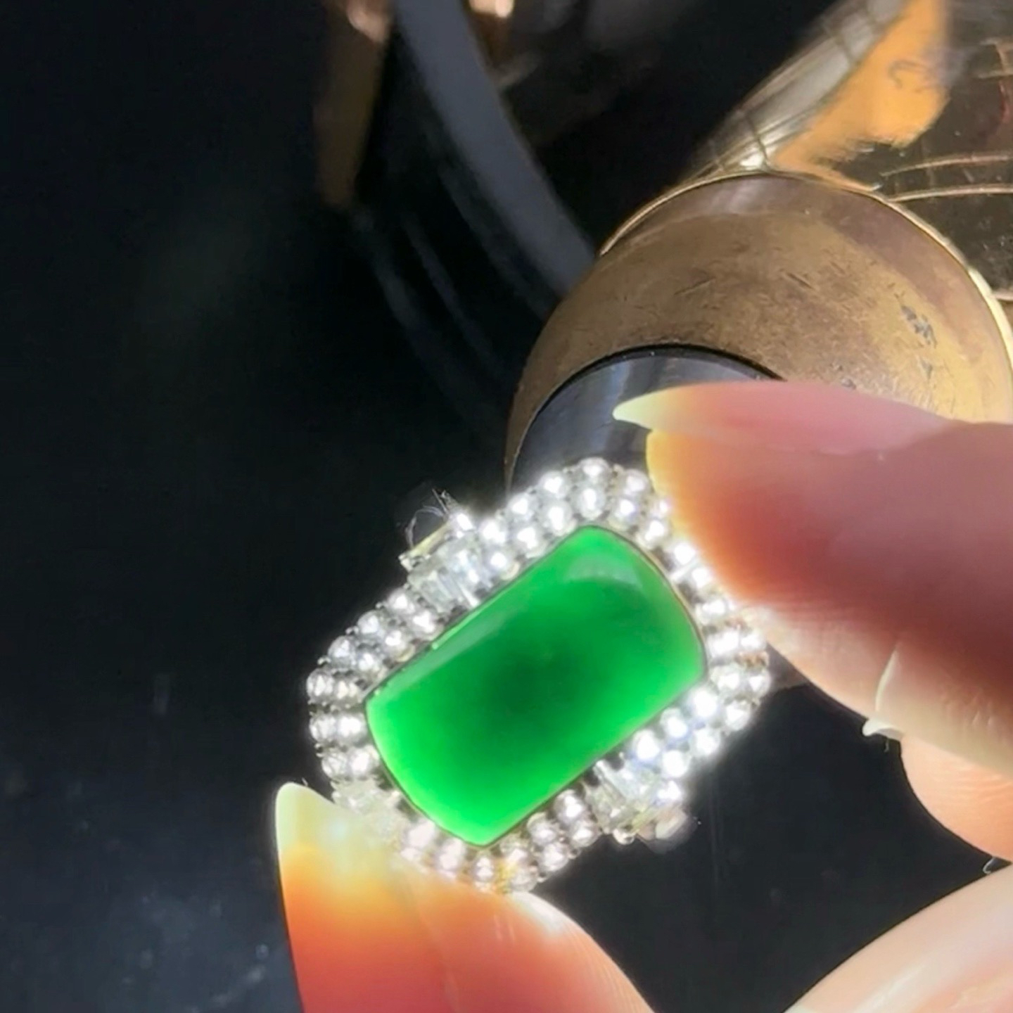 精品18k墨翠马鞍女戒 种好色正 黑度极好 打灯通透 油性十足  尺寸13.3