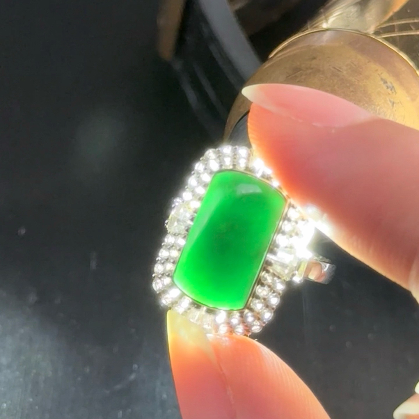 精品18k墨翠马鞍女戒 种好色正 黑度极好 打灯通透 油性十足  尺寸13.3