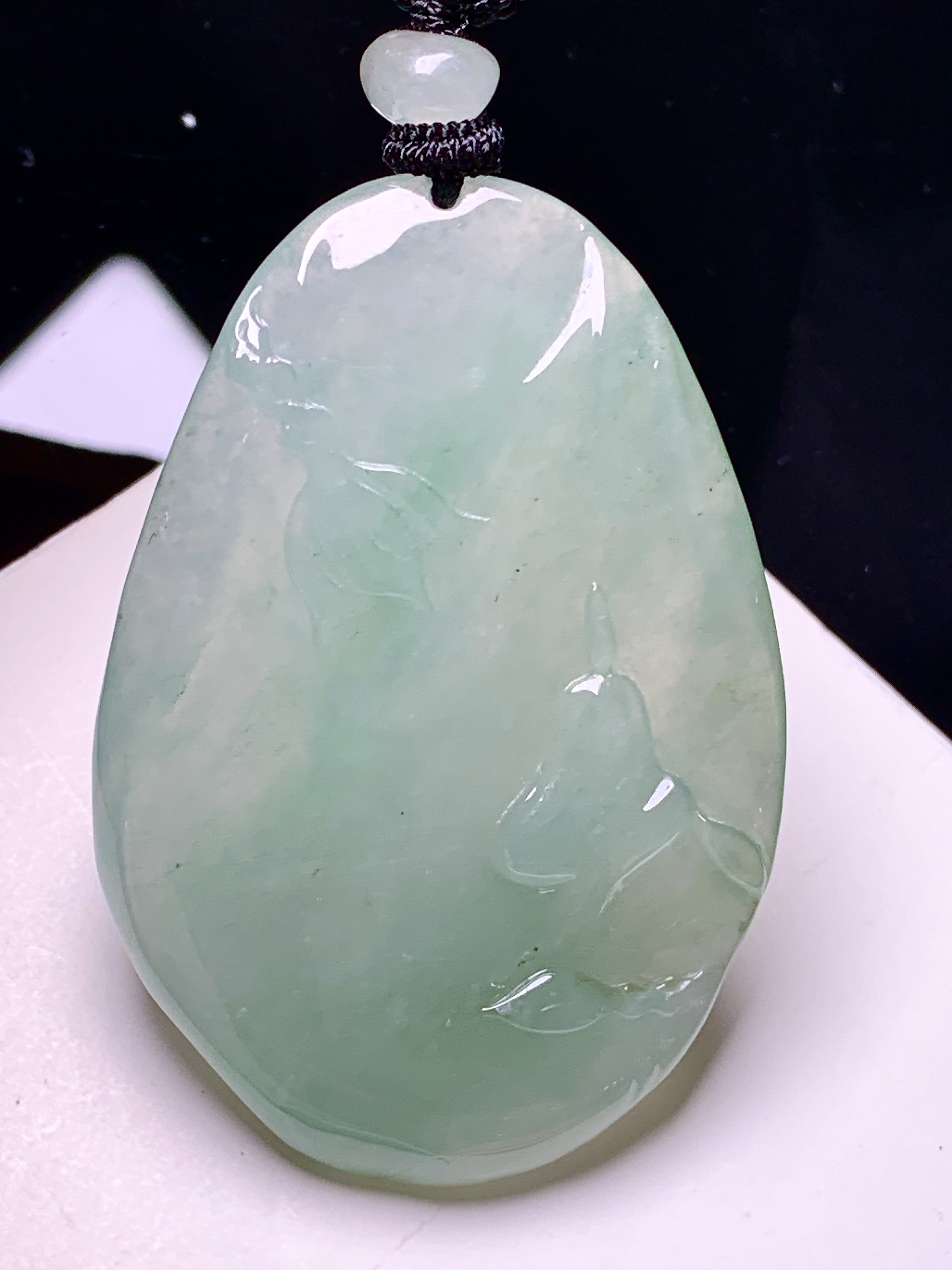 飘绿悟道牌子吊坠 玉质细腻 色泽艳丽清新 整体尺寸48.5*33.6*4.8 L1