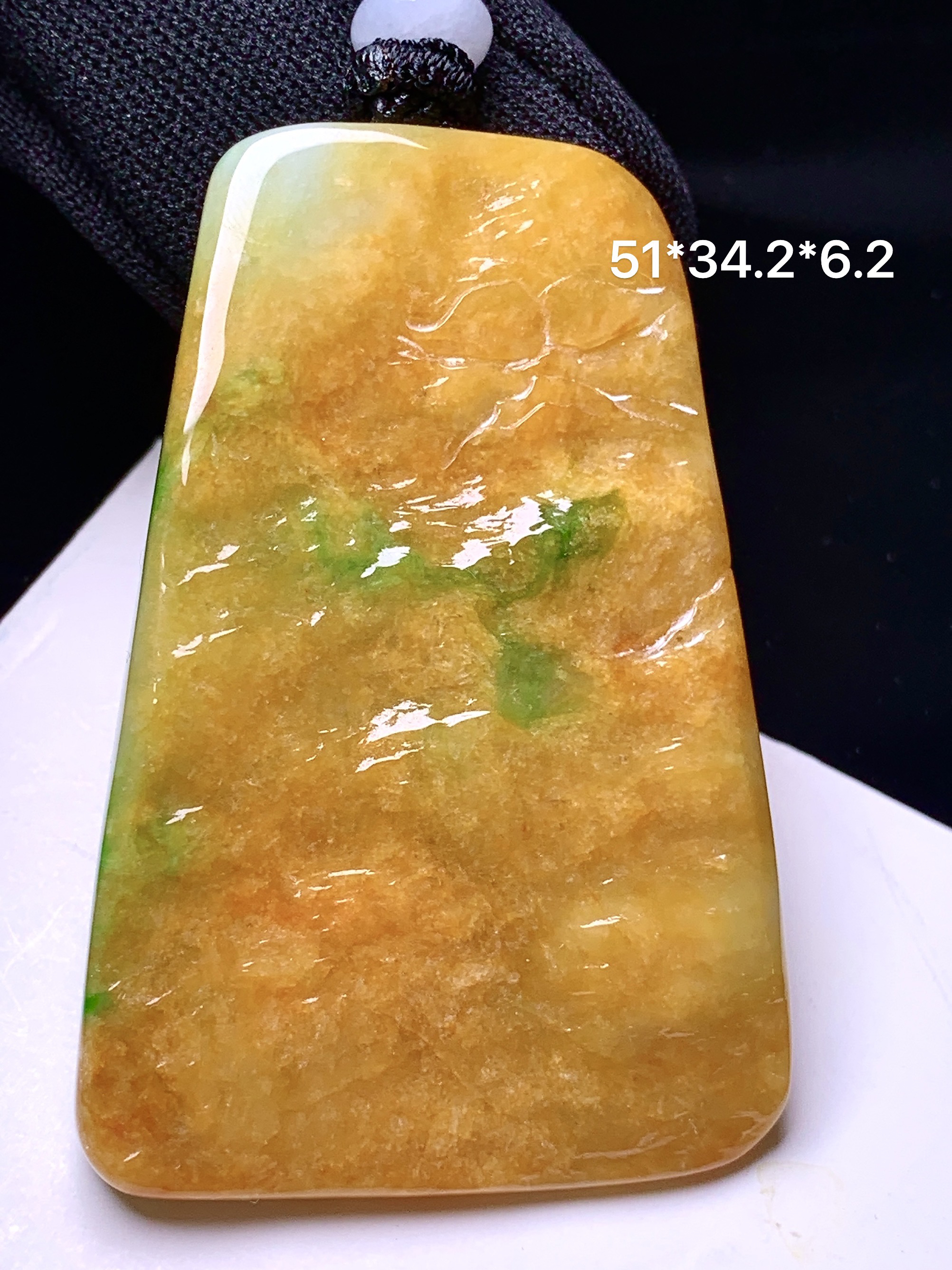 黄翡飘绿山水牌子吊坠 玉质细腻 色泽艳丽清新 整体尺寸51*34.2*6.2 w1
