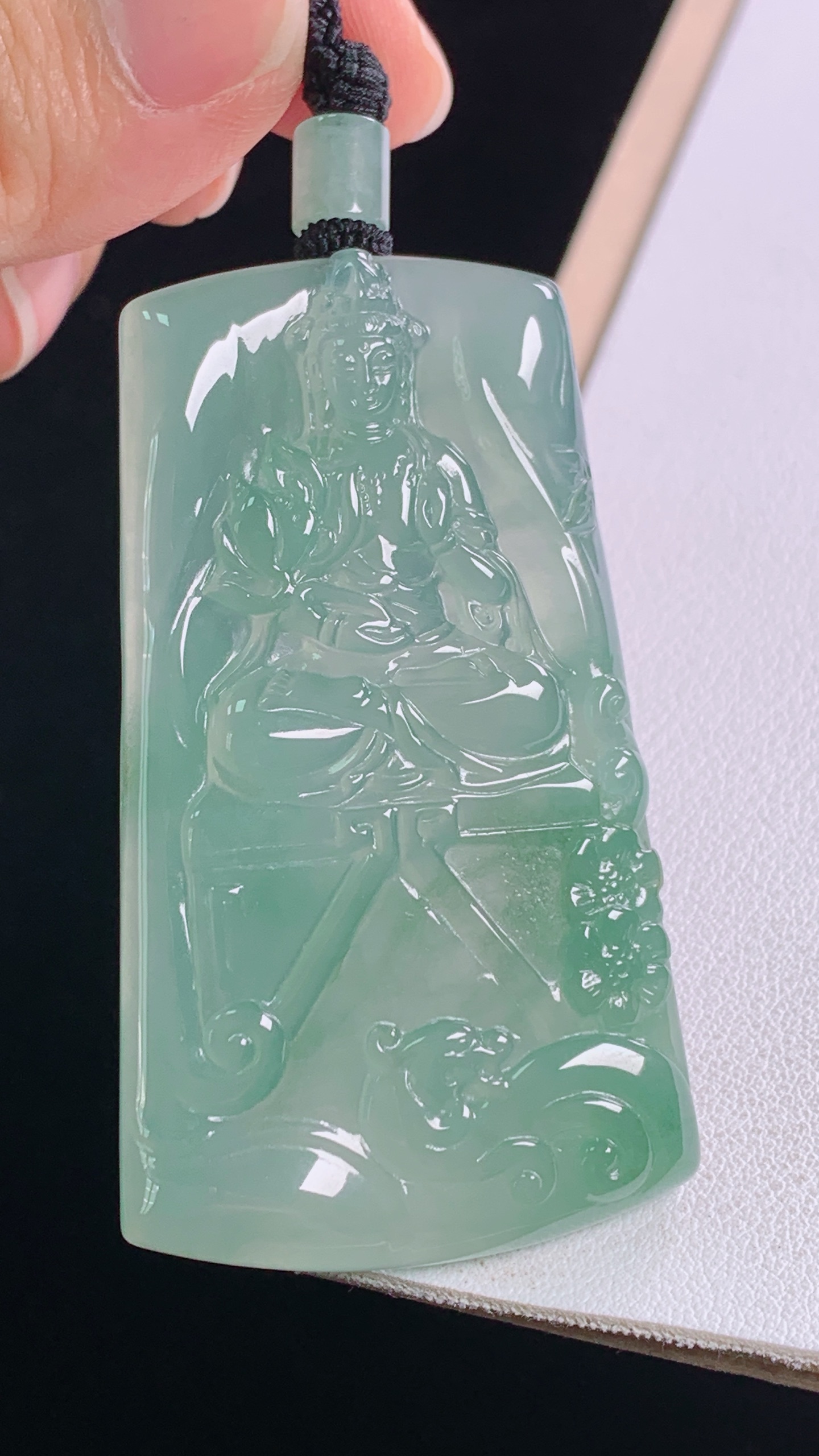 冰晴大势至菩萨 种色兼备，胶感十足， 尺寸:59.8-34.4-6.3mm 3