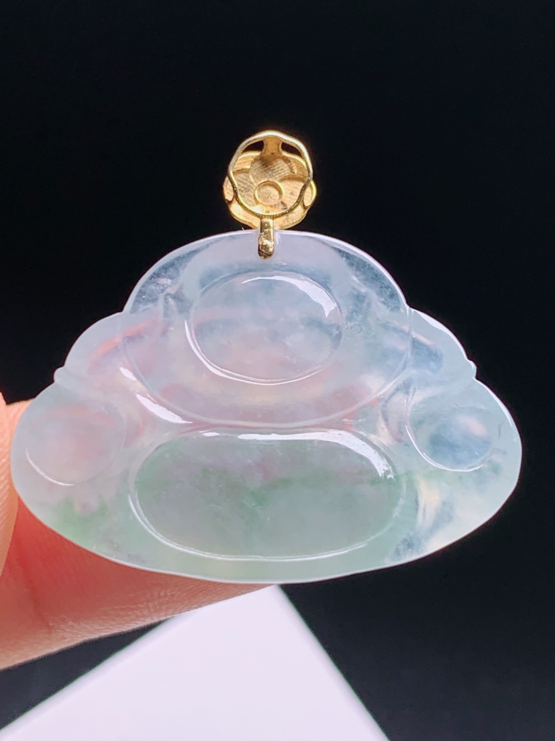 ️  冰种飘绿佛公吊坠，冰玻种通透带俏绿，18k金扣简约镶嵌，笑佛纳福平安喜乐