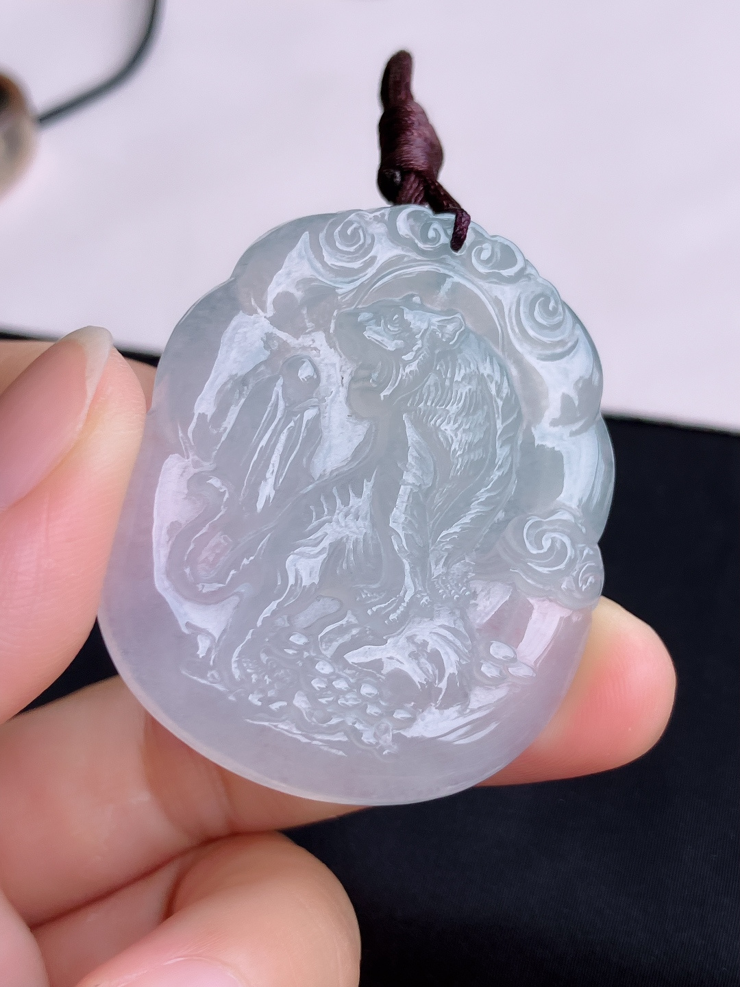 冰透生肖虎牌，晶莹剔透，尺寸46.5/40/5.6/自然光实拍