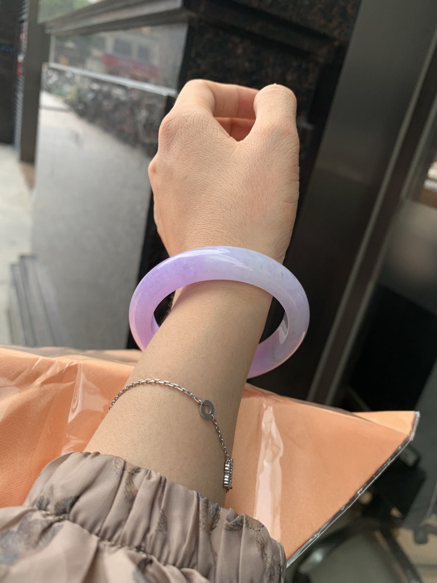 正圈 52.2-8.5-11.5 0606-N912 打灯长纹，底妆水润，满圈紫罗兰吸睛抢眼，浪漫迷人，仙气飘飘，优雅高贵显气质，感满满，满满紫罗兰底色均匀不失色，不同光线不一样视觉感受