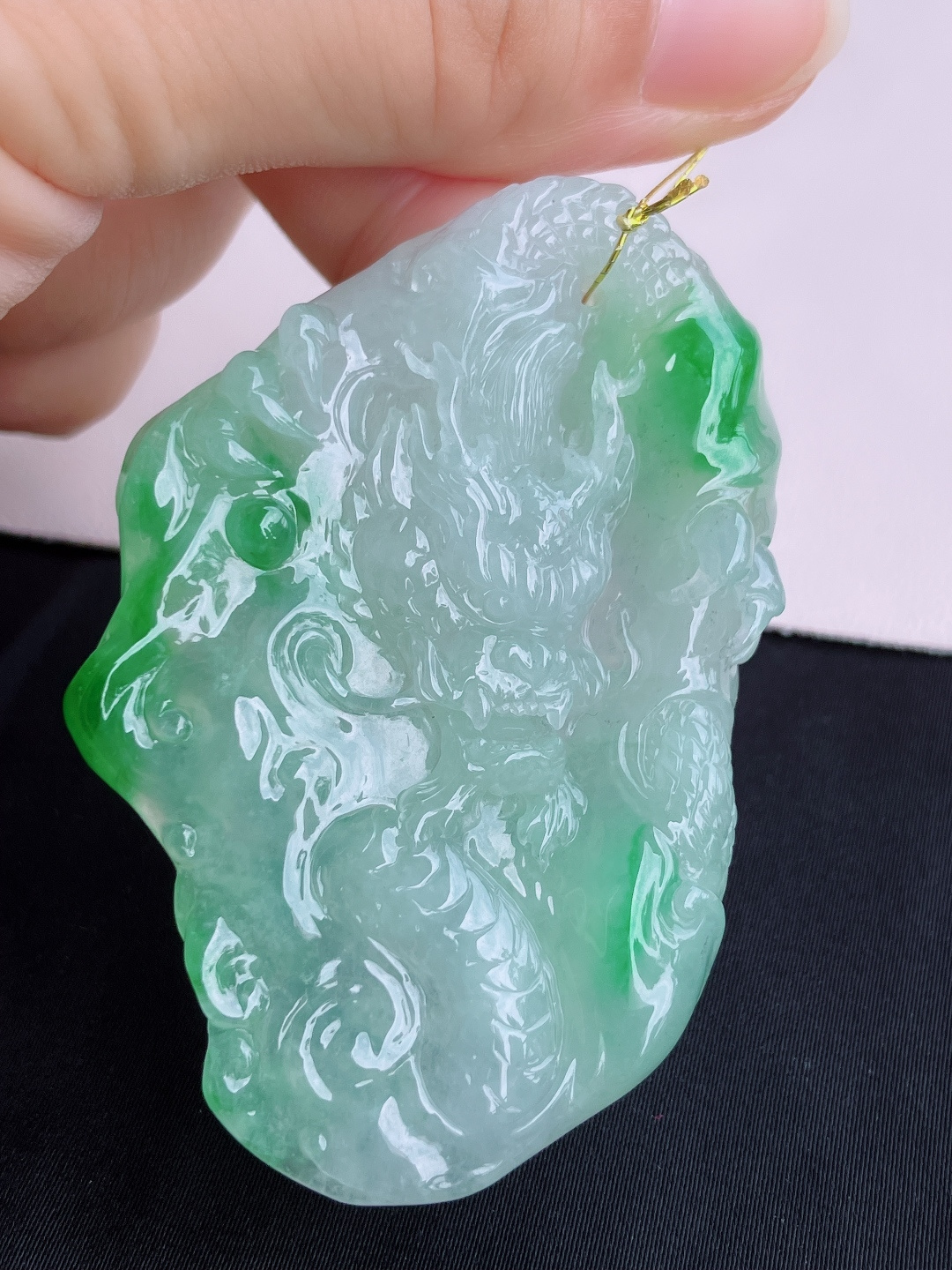 翠绿大龙牌，栩栩如生，尺寸66/43/10.3/自然光实拍