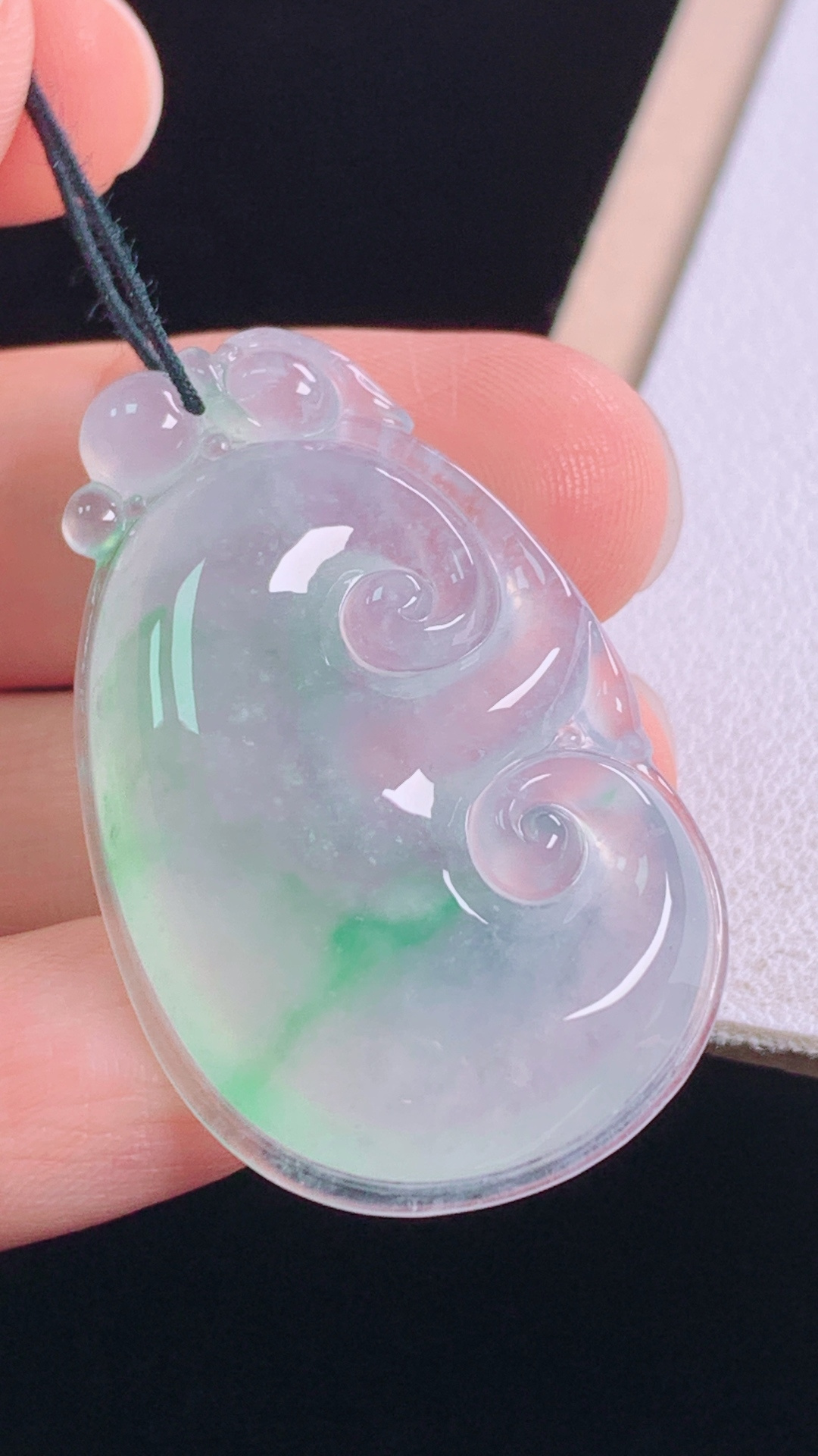 ️冰飘绿如意,翠色鲜艳，水润清爽，无裂,尺寸:37.7-23.2-5.9mm 3