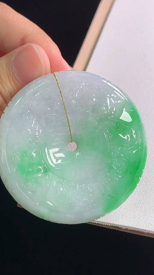 ️阳绿平安扣，无裂，尺寸:50.2-11.8mm