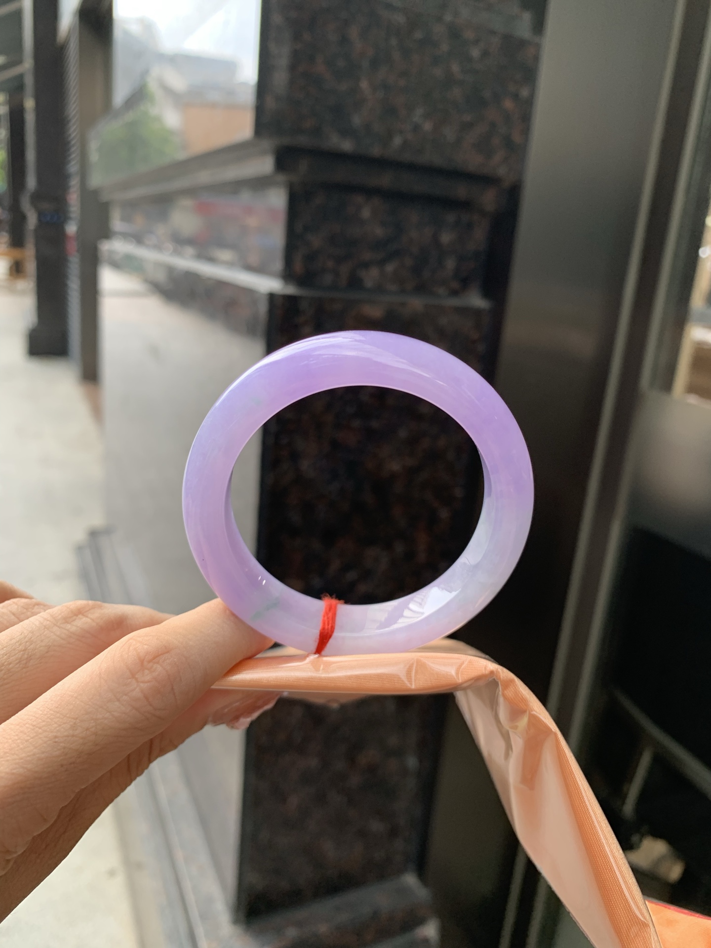 正圈 52.2-8.5-11.5 0606-N912 打灯长纹，底妆水润，满圈紫罗兰吸睛抢眼，浪漫迷人，仙气飘飘，优雅高贵显气质，感满满，满满紫罗兰底色均匀不失色，不同光线不一样视觉感受