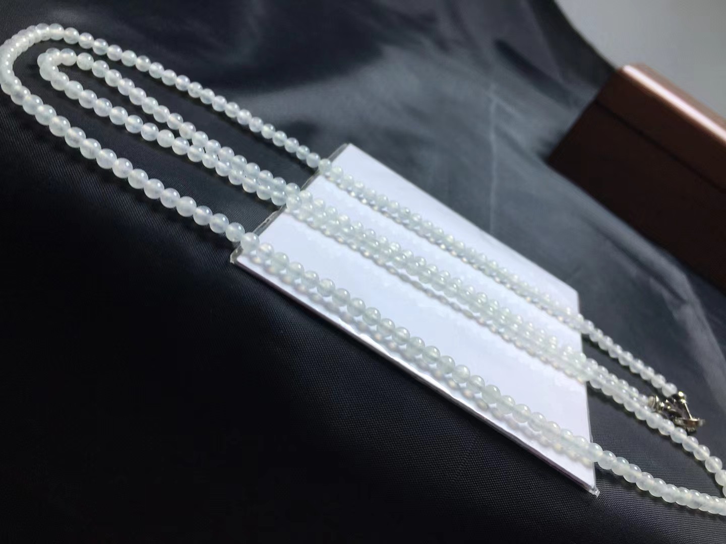 冰种小米珠，卡3.4mm，219颗，种好，玉质细腻，均匀，冰透水润