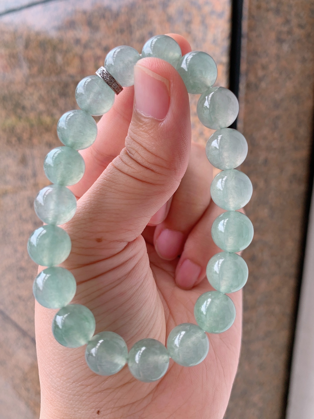 ️ 冰种飘花圆珠手链，种水通透飘天然棉絮，搭配钻饰隔珠清爽雅致，日常佩戴百搭