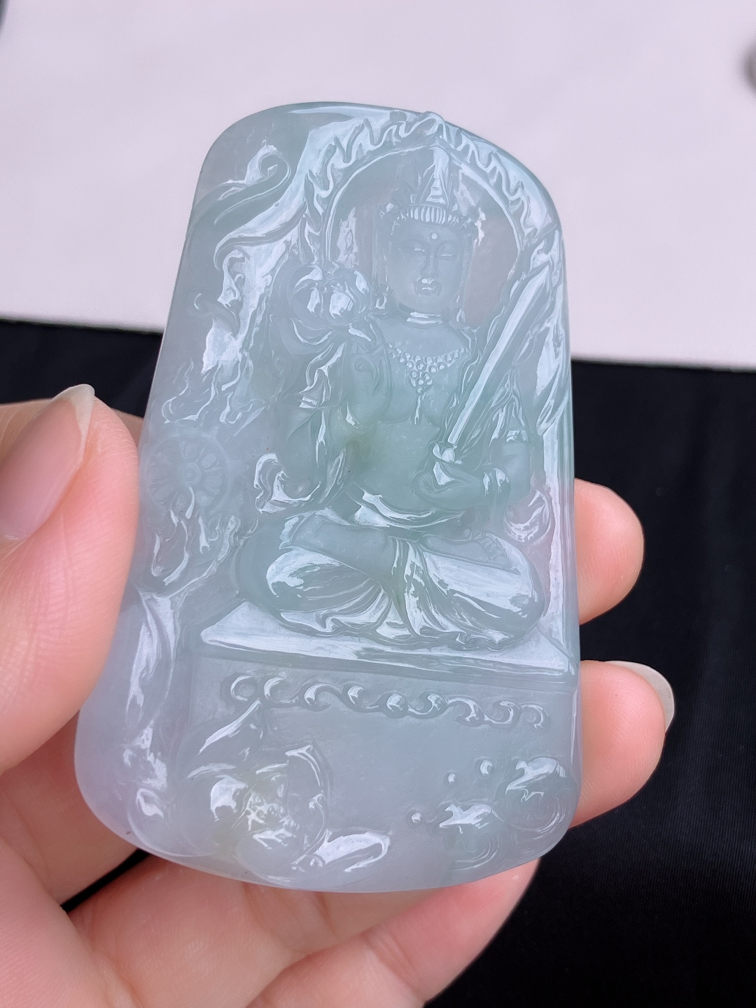 底色虚空藏菩萨，晶莹剔透，尺寸69.5/44.8/6/自然光实拍