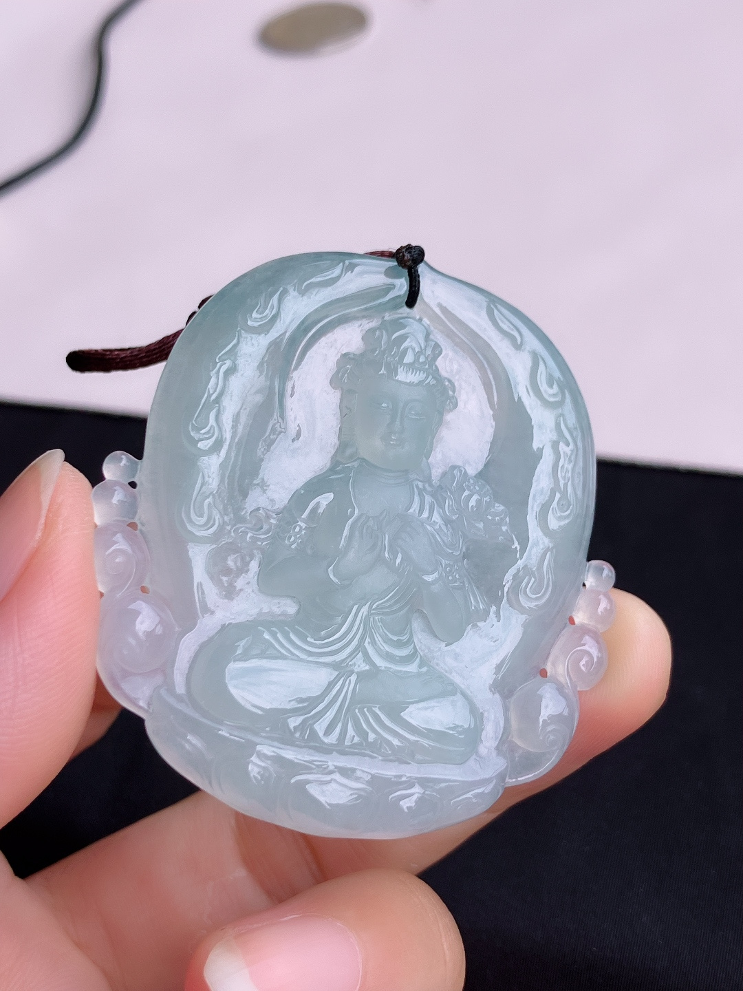 底色大势至菩萨，晶莹剔透，尺寸51.3/47/5.2/自然光实拍