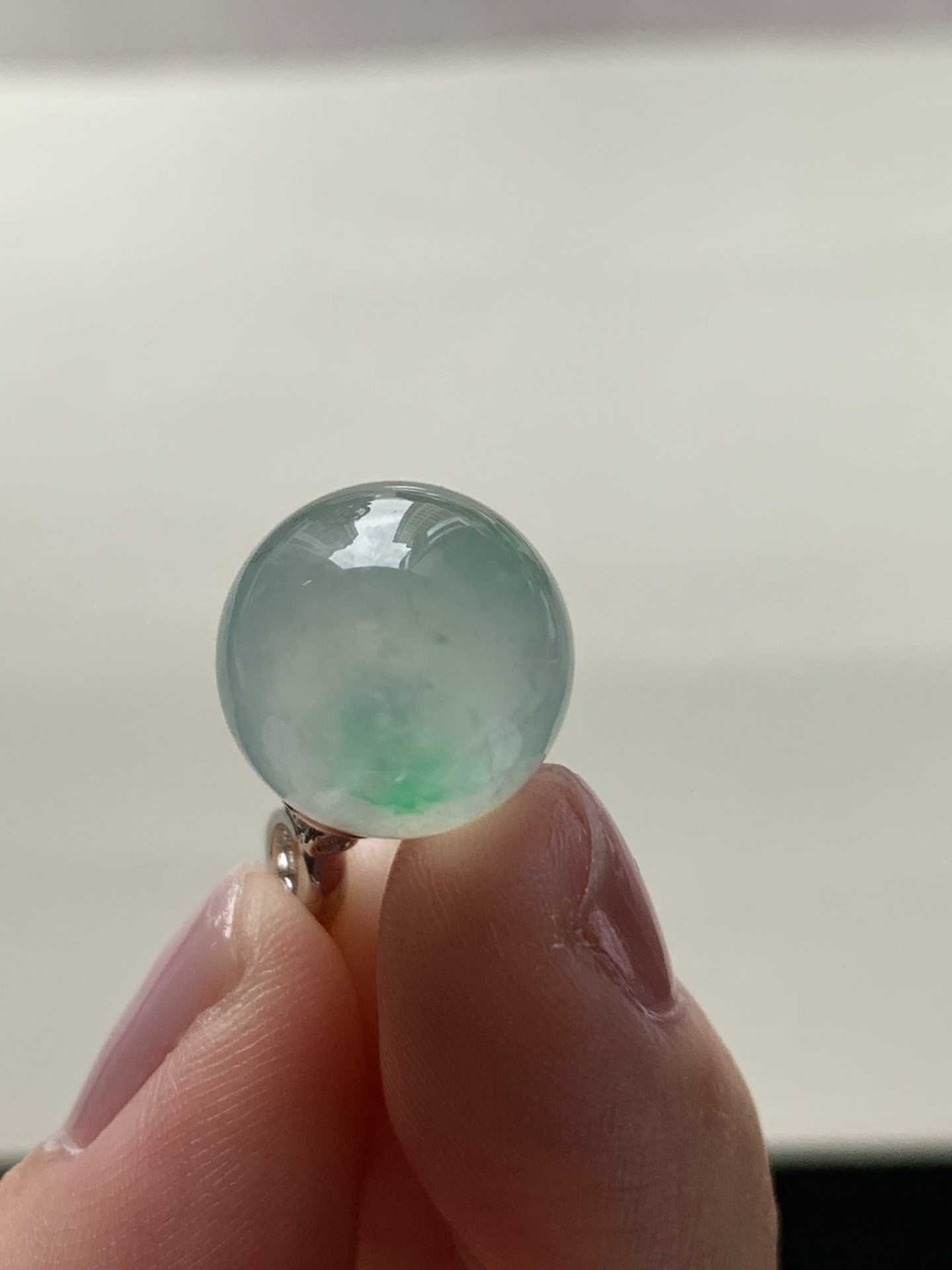️【18k金镶嵌珠子吊坠】飘花灵动，种老细腻形体佳尺寸：成品：22.7*12.6，裸石：12.6,a5466