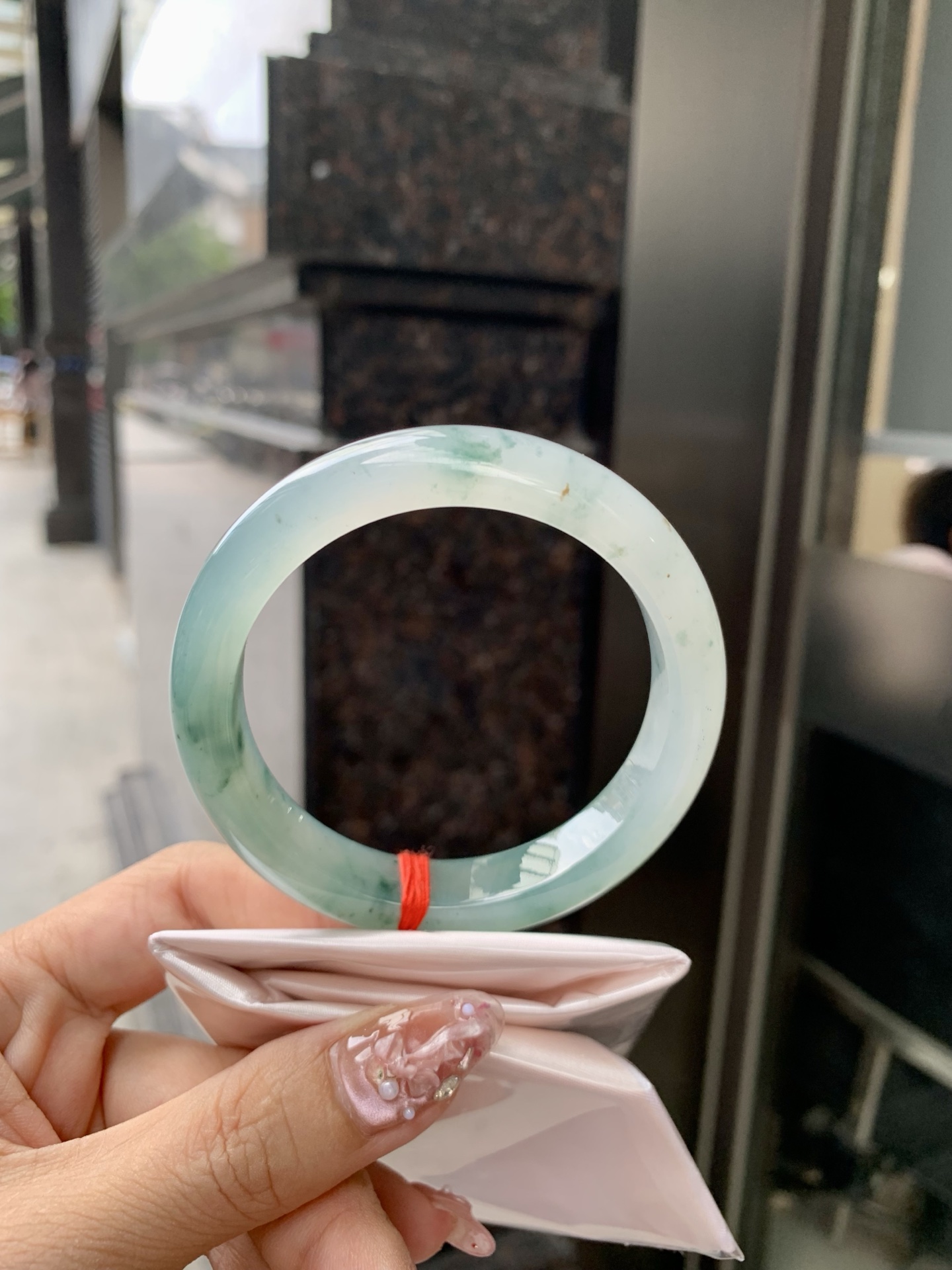 蓝底冰飘花正圈 56.7-8.4-11.7 0606-SJ-112-3 打灯细纹，底妆冰润，蓝底飘花