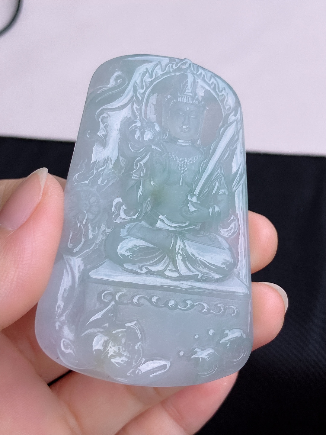 底色虚空藏菩萨，晶莹剔透，尺寸69.5/44.8/6/自然光实拍