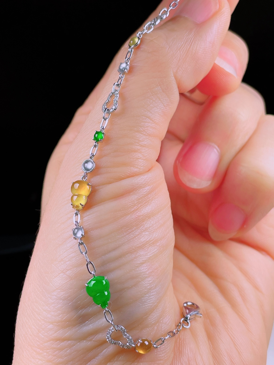 冰绿手链，老种起光，细底通透，尺寸：裸石7/5/3mm0607