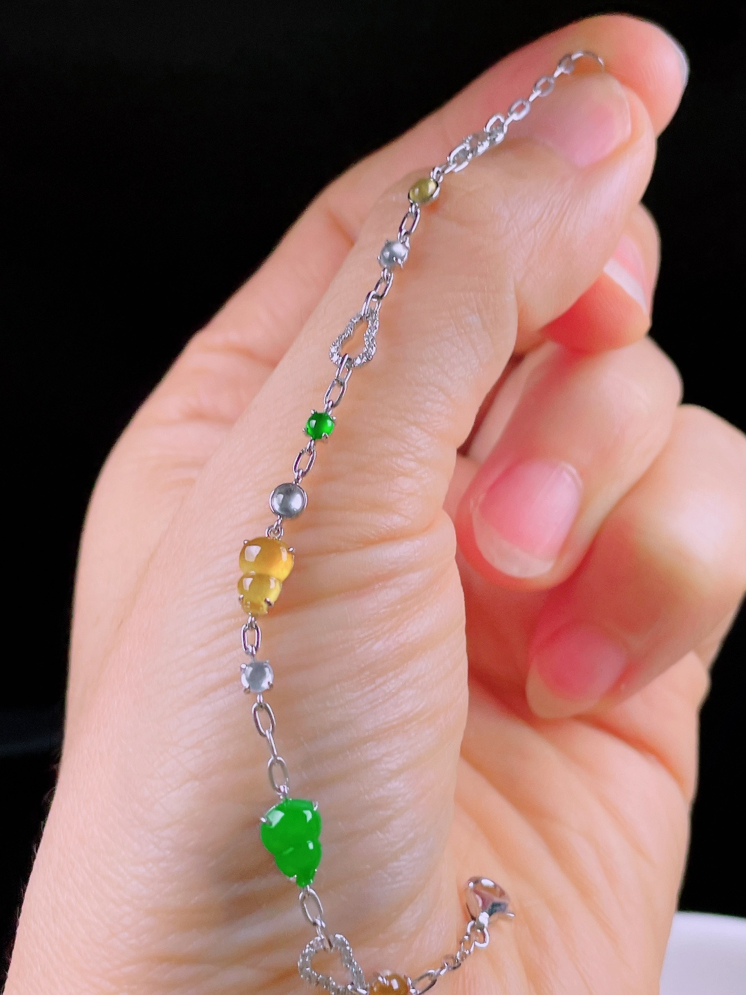 冰绿手链，老种起光，细底通透，尺寸：裸石7/5/3mm0607