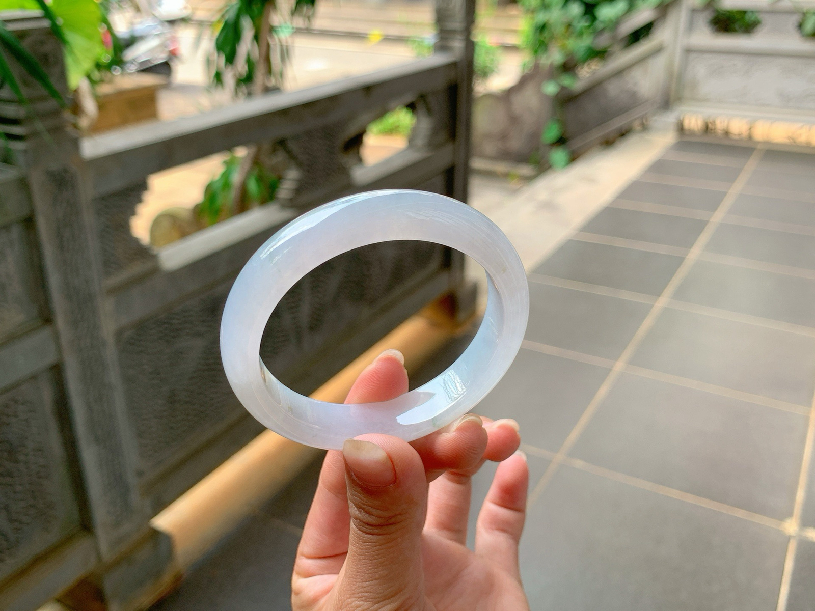 ｜54圈口
淡淡的春底色，飘绿丝丝花，底妆胶胶润润的，仙嫩清爽，