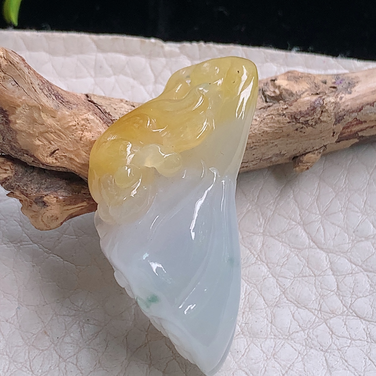 hx实拍39*14.5*19天然缅甸翡翠俏色精雕富贵有鱼吊坠 莲蓬金鱼