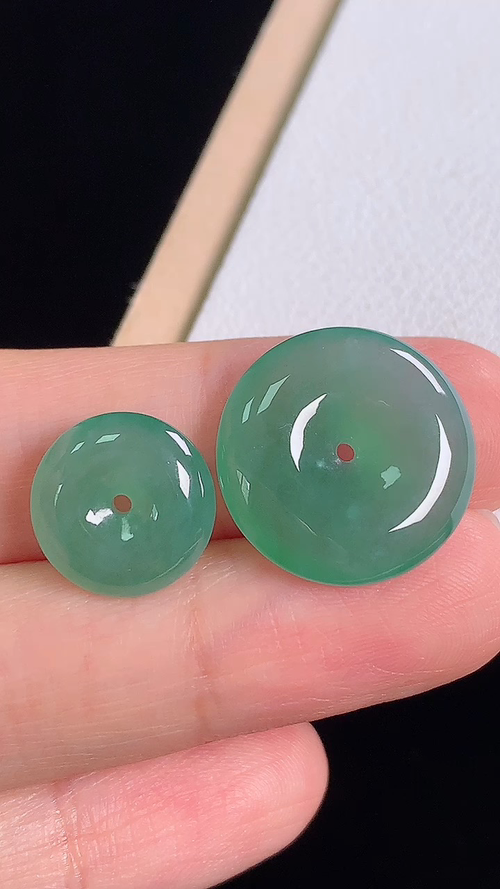 冰晴平安扣，无裂，尺寸:17.1-3.8mm