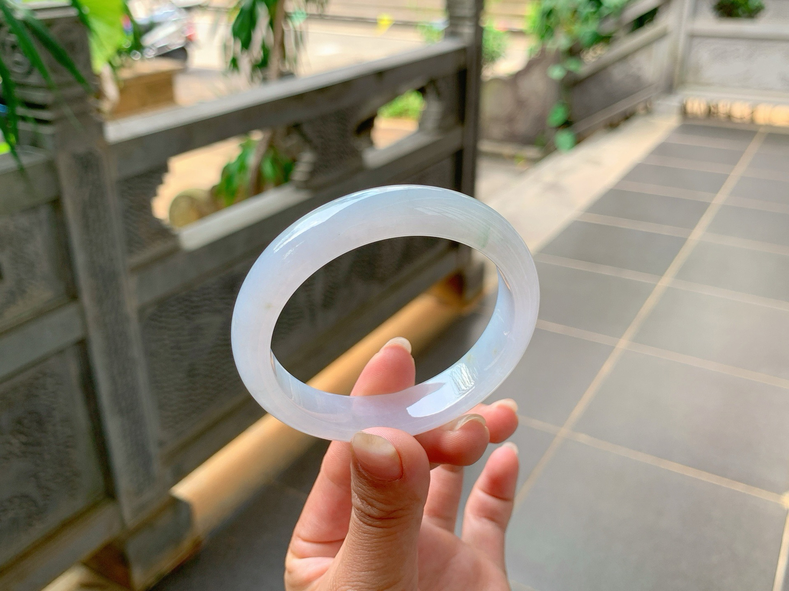 ｜54圈口
淡淡的春底色，飘绿丝丝花，底妆胶胶润润的，仙嫩清爽，